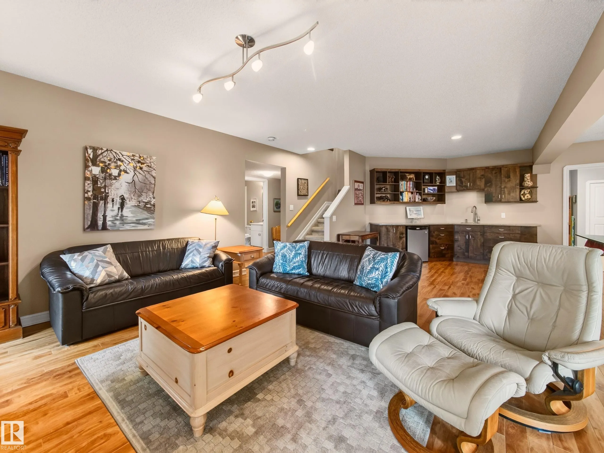 40 MEADOWVIEW Point(e)