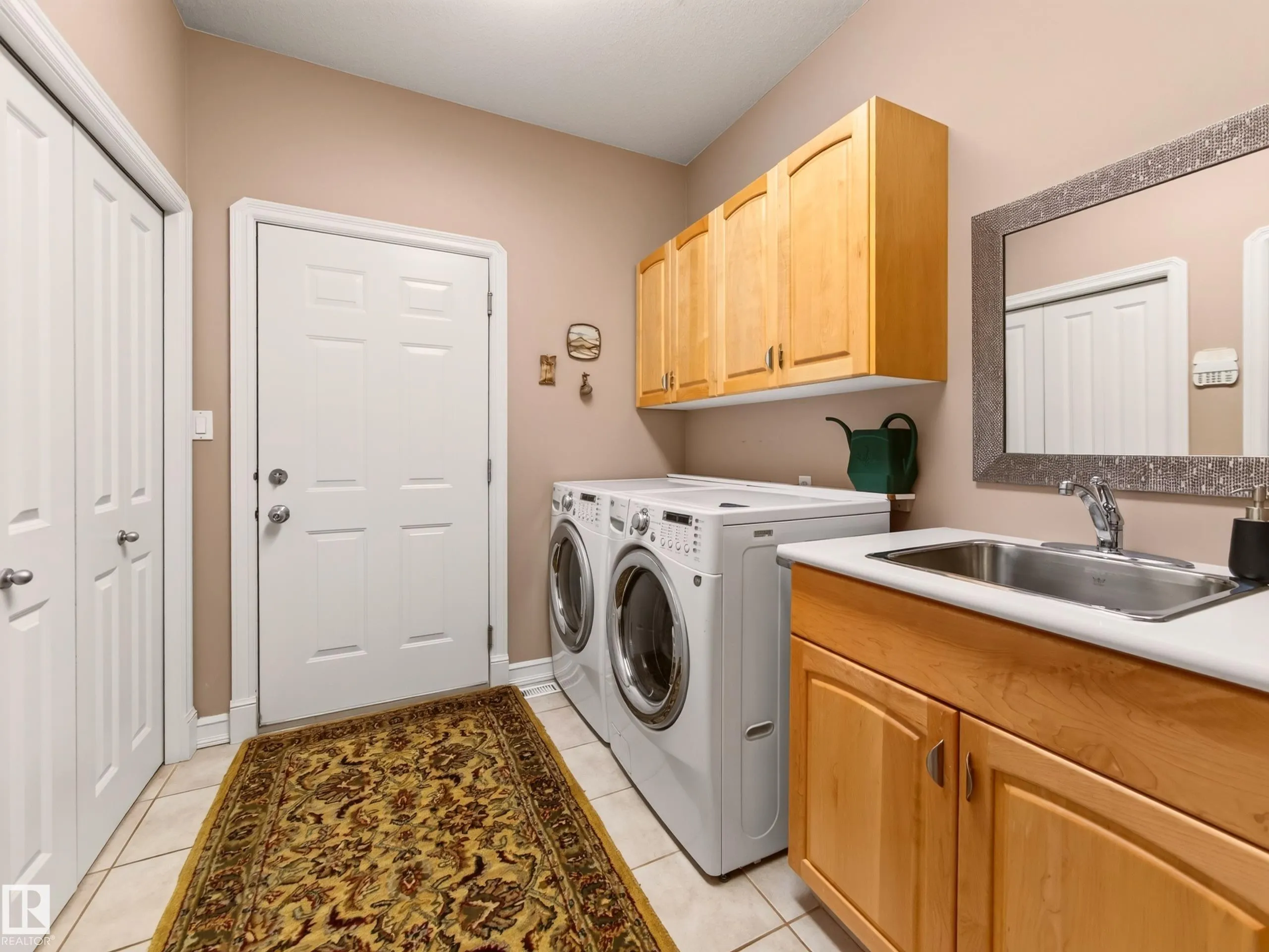 40 MEADOWVIEW Point(e)