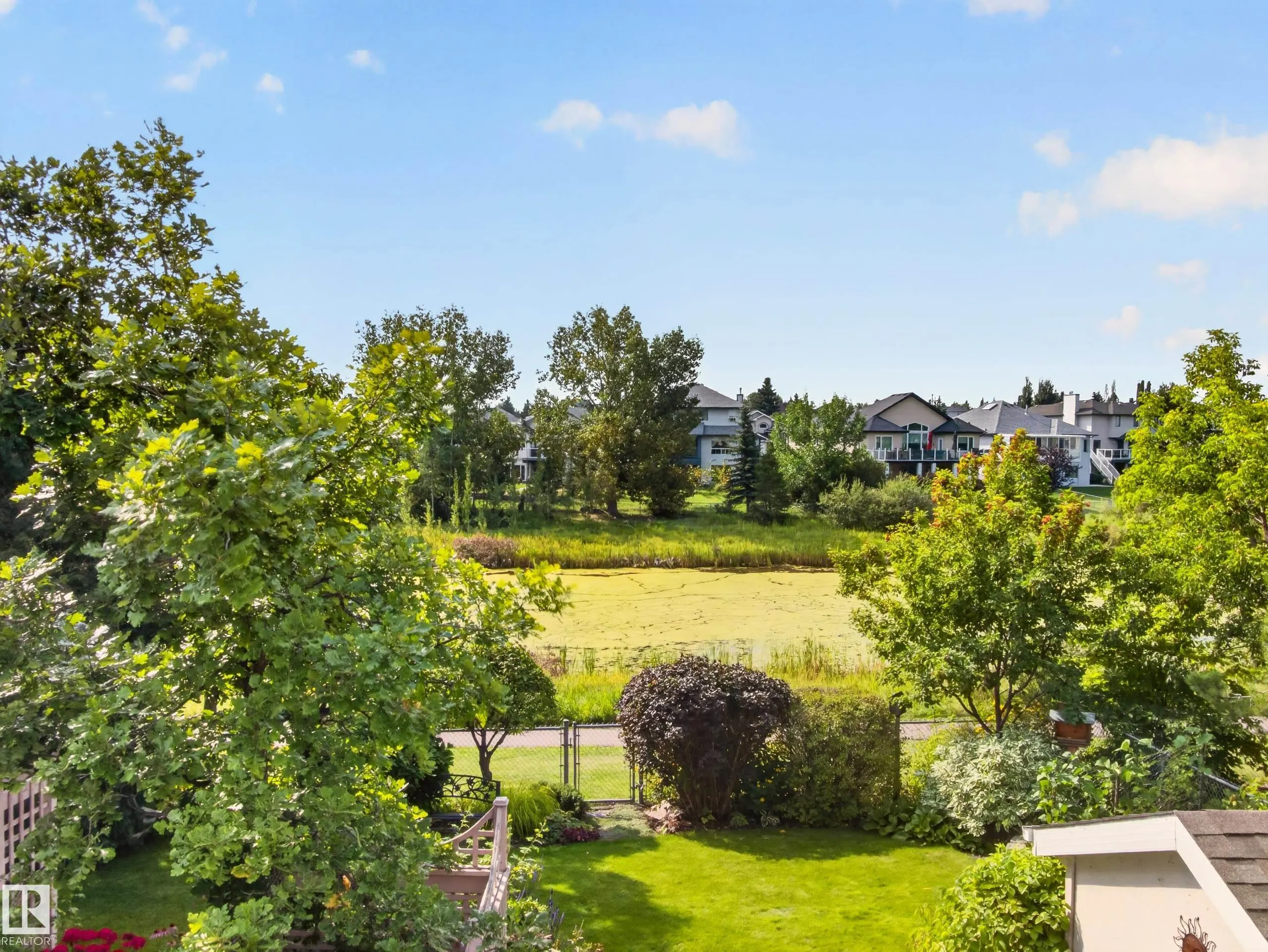 40 MEADOWVIEW Point(e)