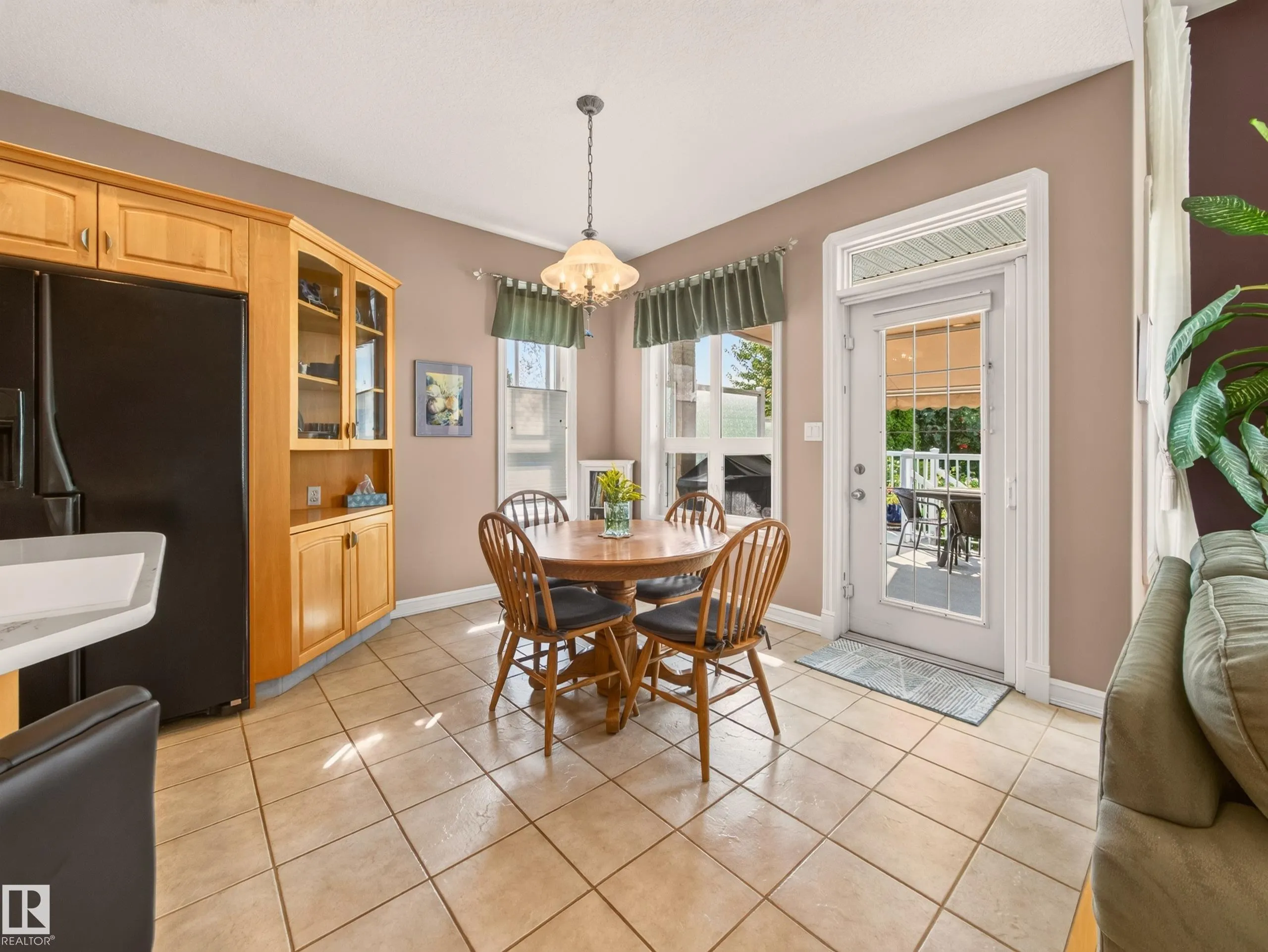 40 MEADOWVIEW Point(e)