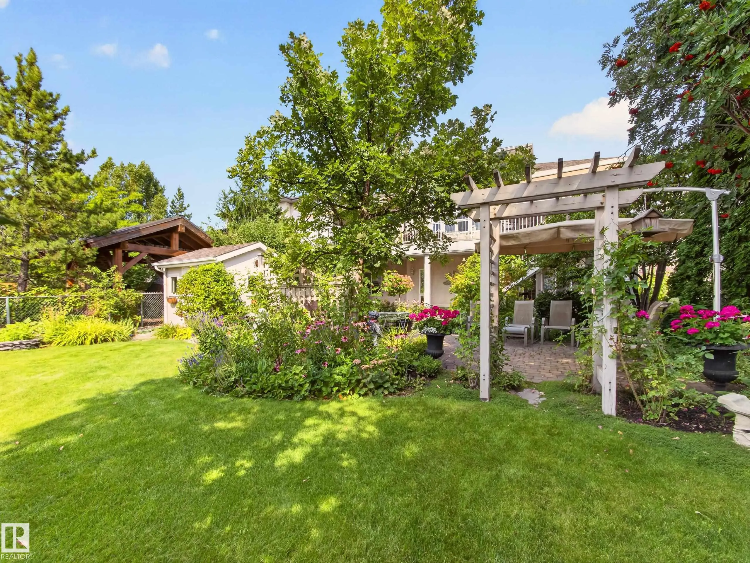 40 MEADOWVIEW Point(e)
