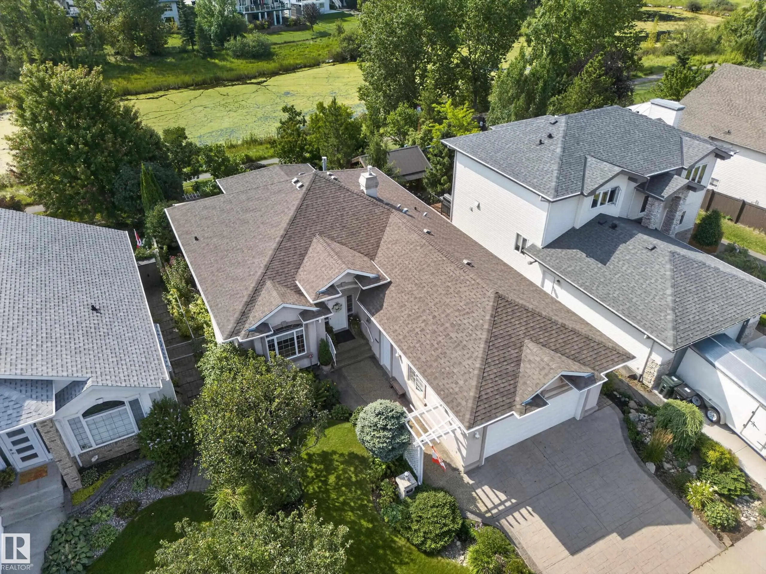 40 MEADOWVIEW Point(e)