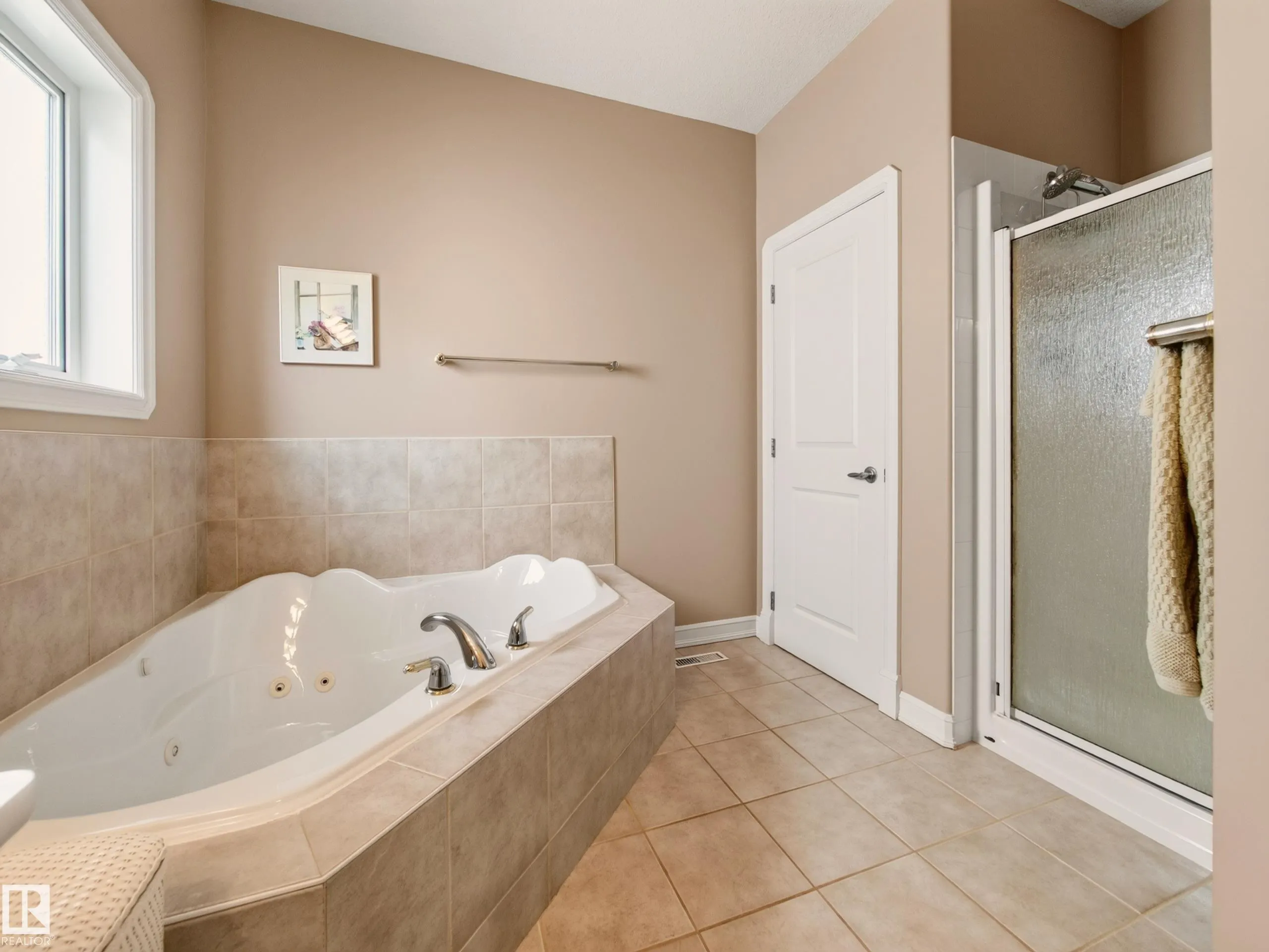 40 MEADOWVIEW Point(e)