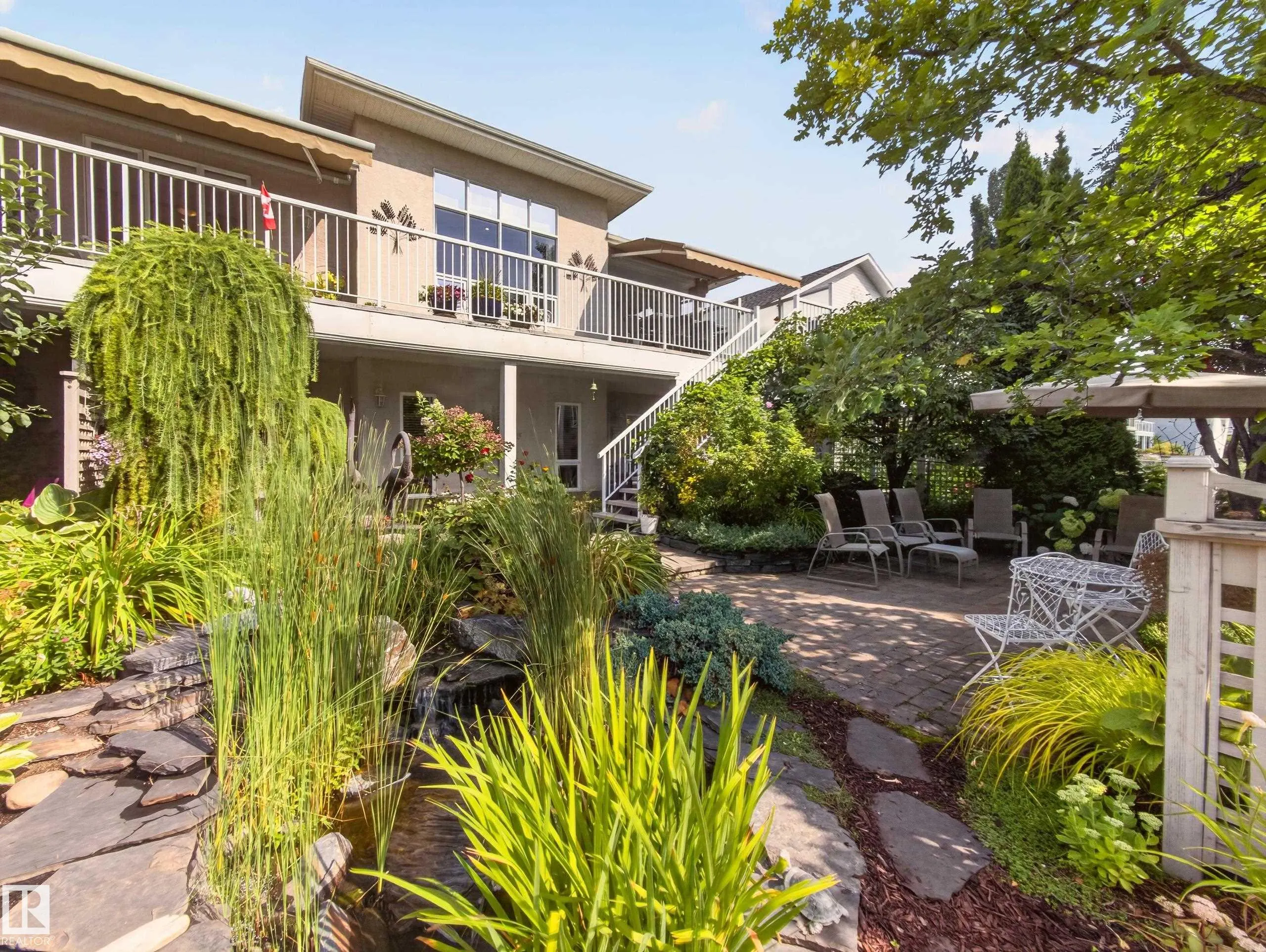 40 MEADOWVIEW Point(e)