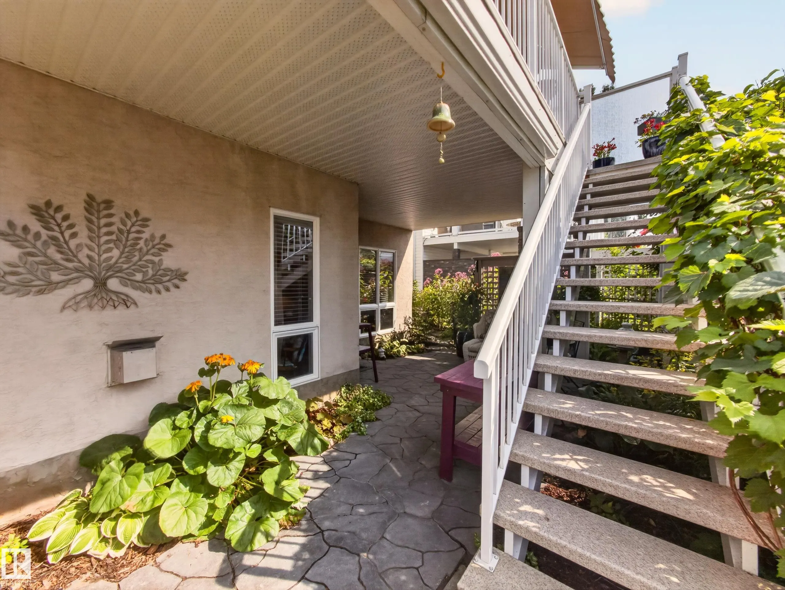 40 MEADOWVIEW Point(e)