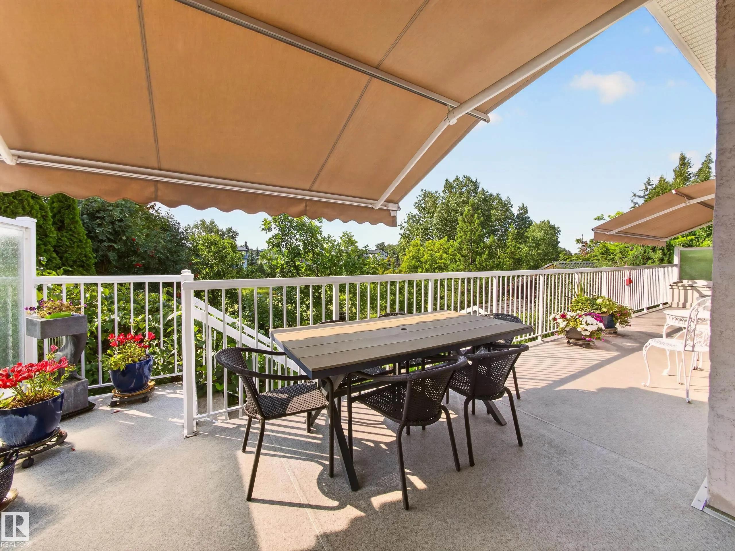 40 MEADOWVIEW Point(e)