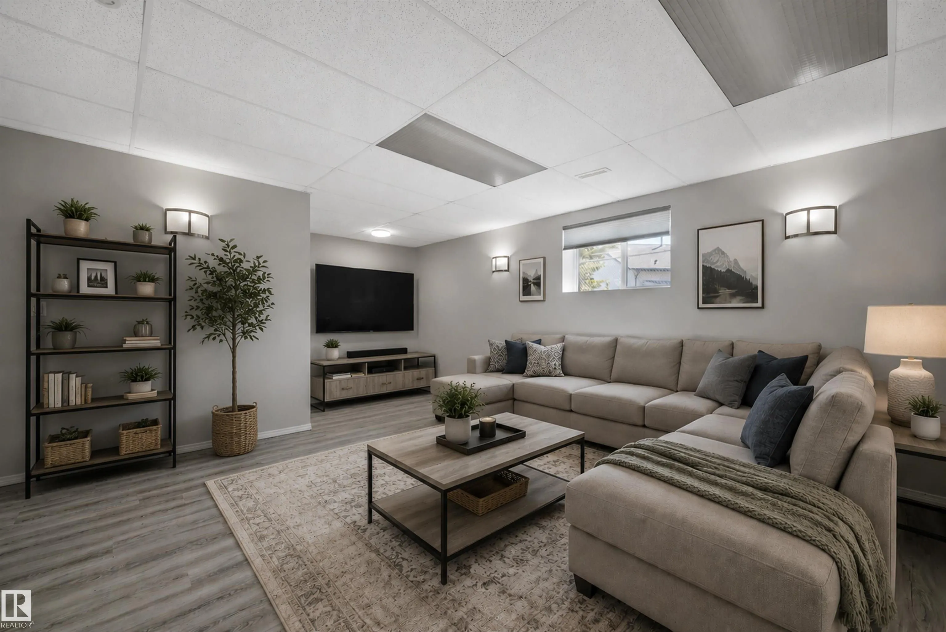 32 MEADOWVIEW Drive