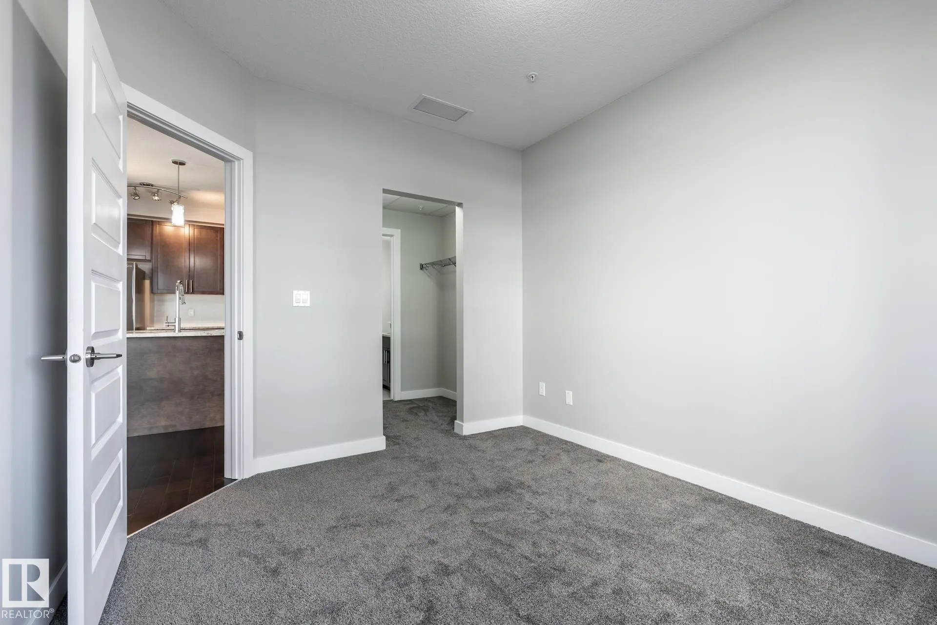 5151 Windermere Boulevard