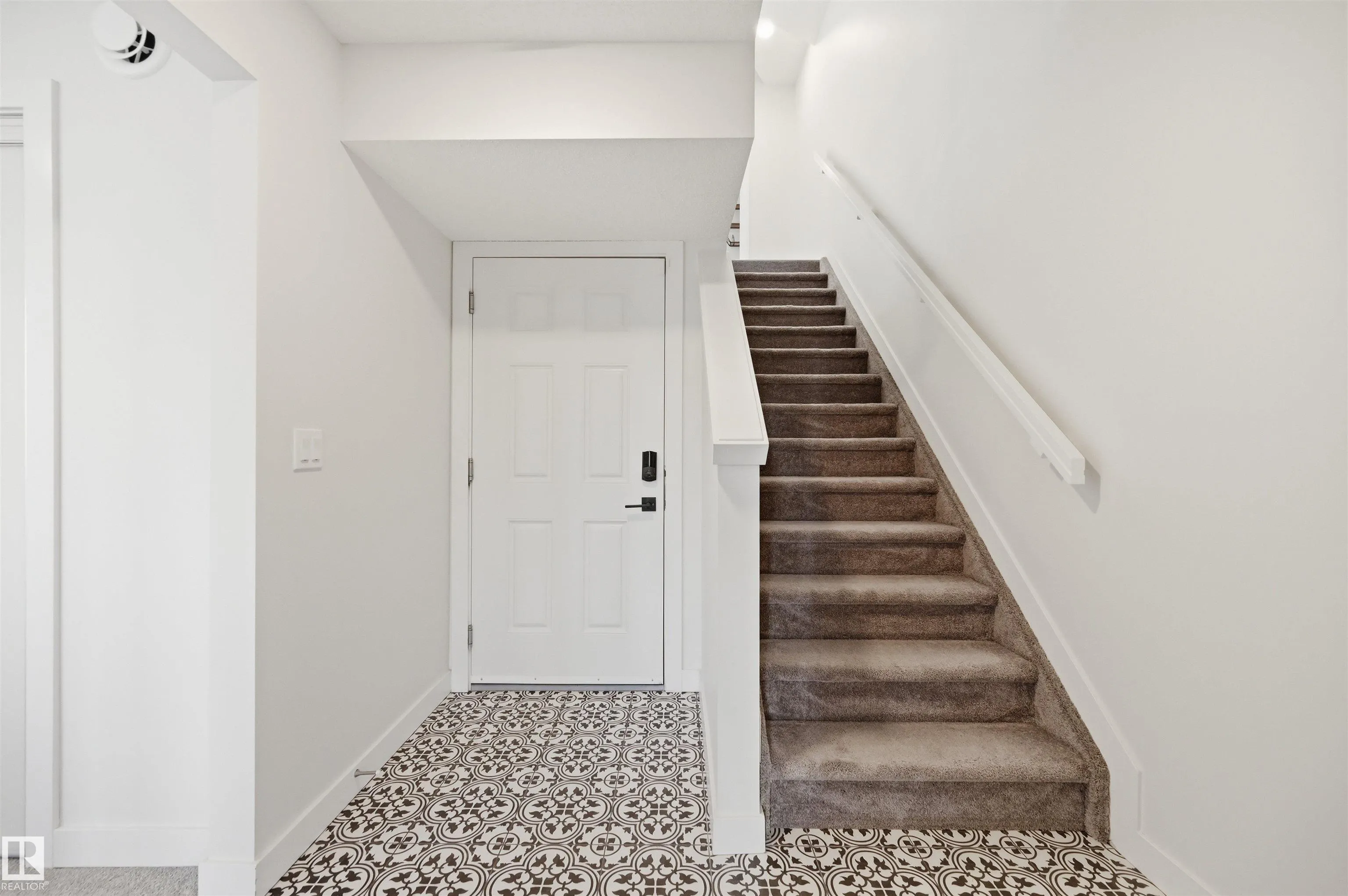 1010 RABBIT HILL Road