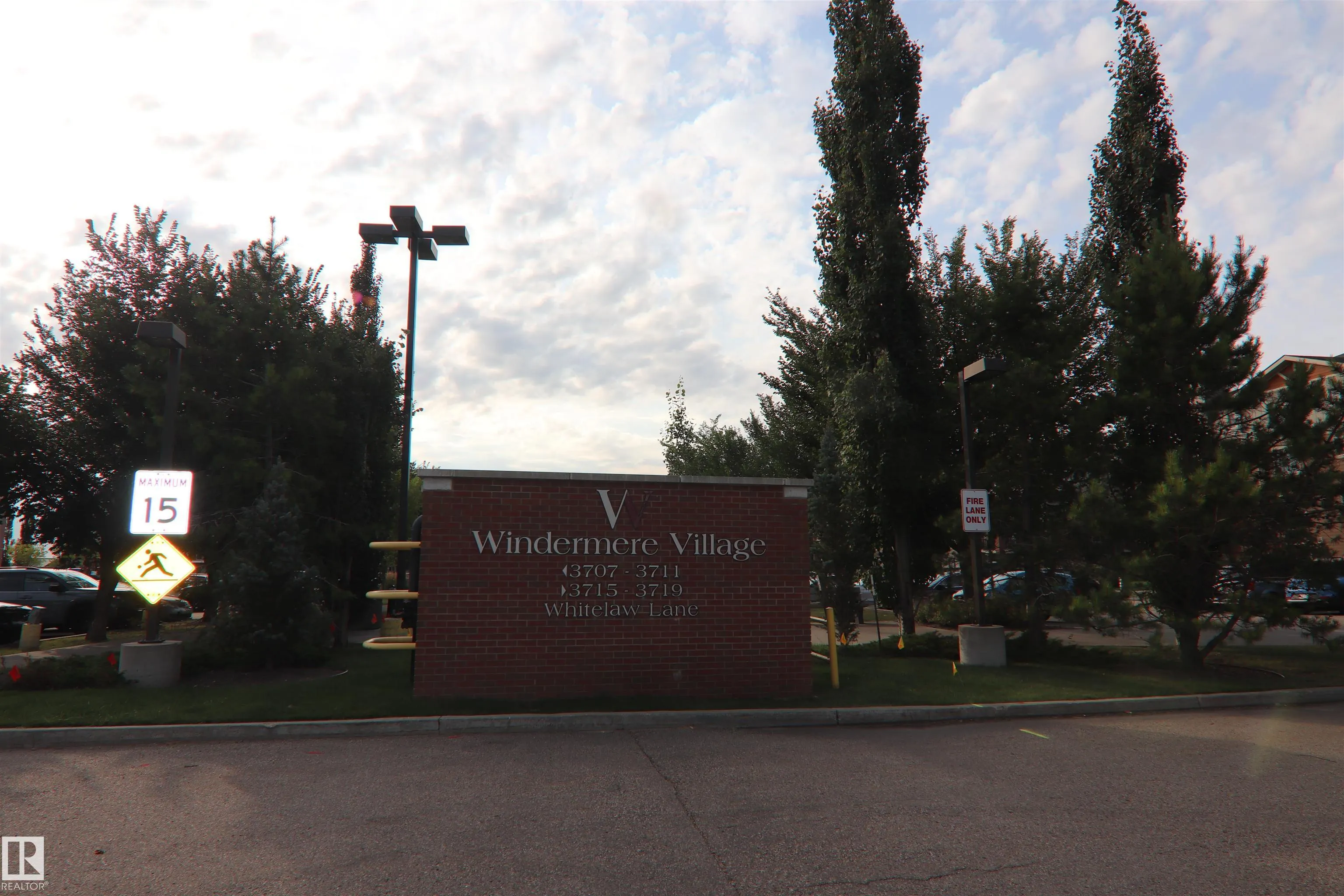 3719 WHITELAW Lane