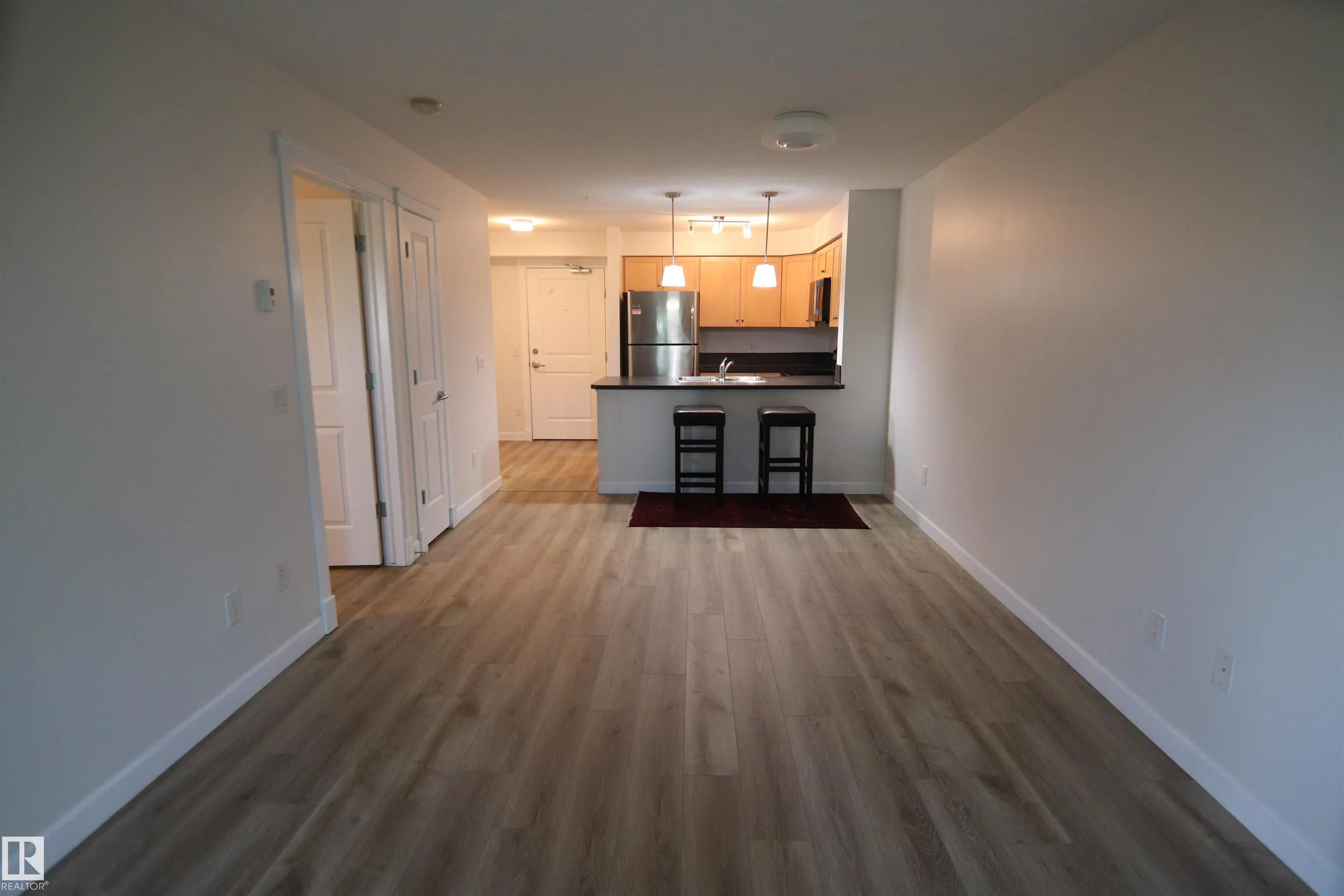 3719 WHITELAW Lane
