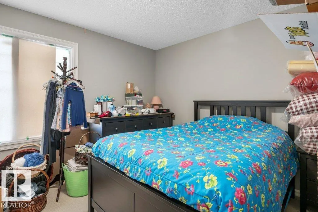 3728 ALEXANDER Crescent