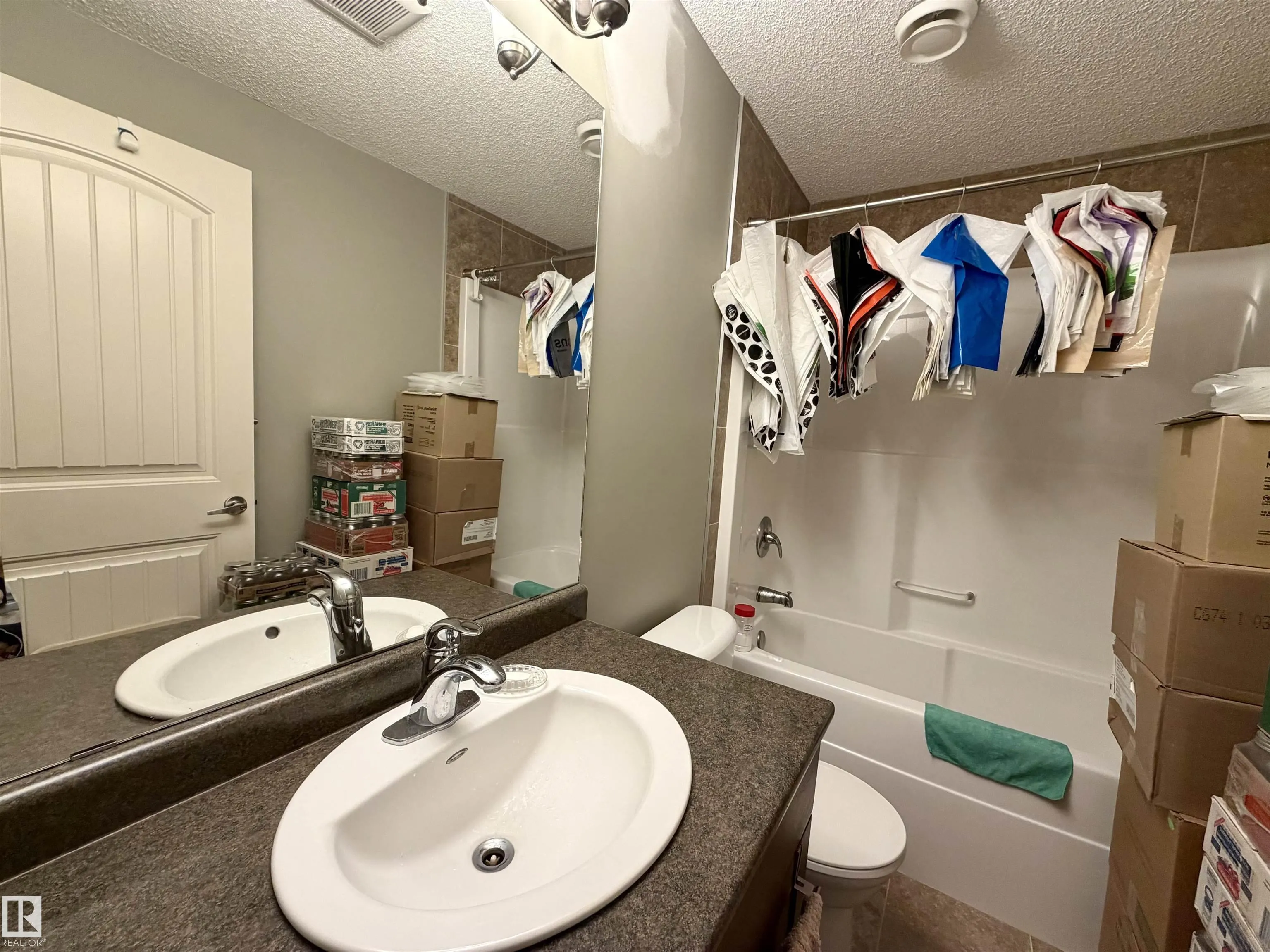 3728 ALEXANDER Crescent