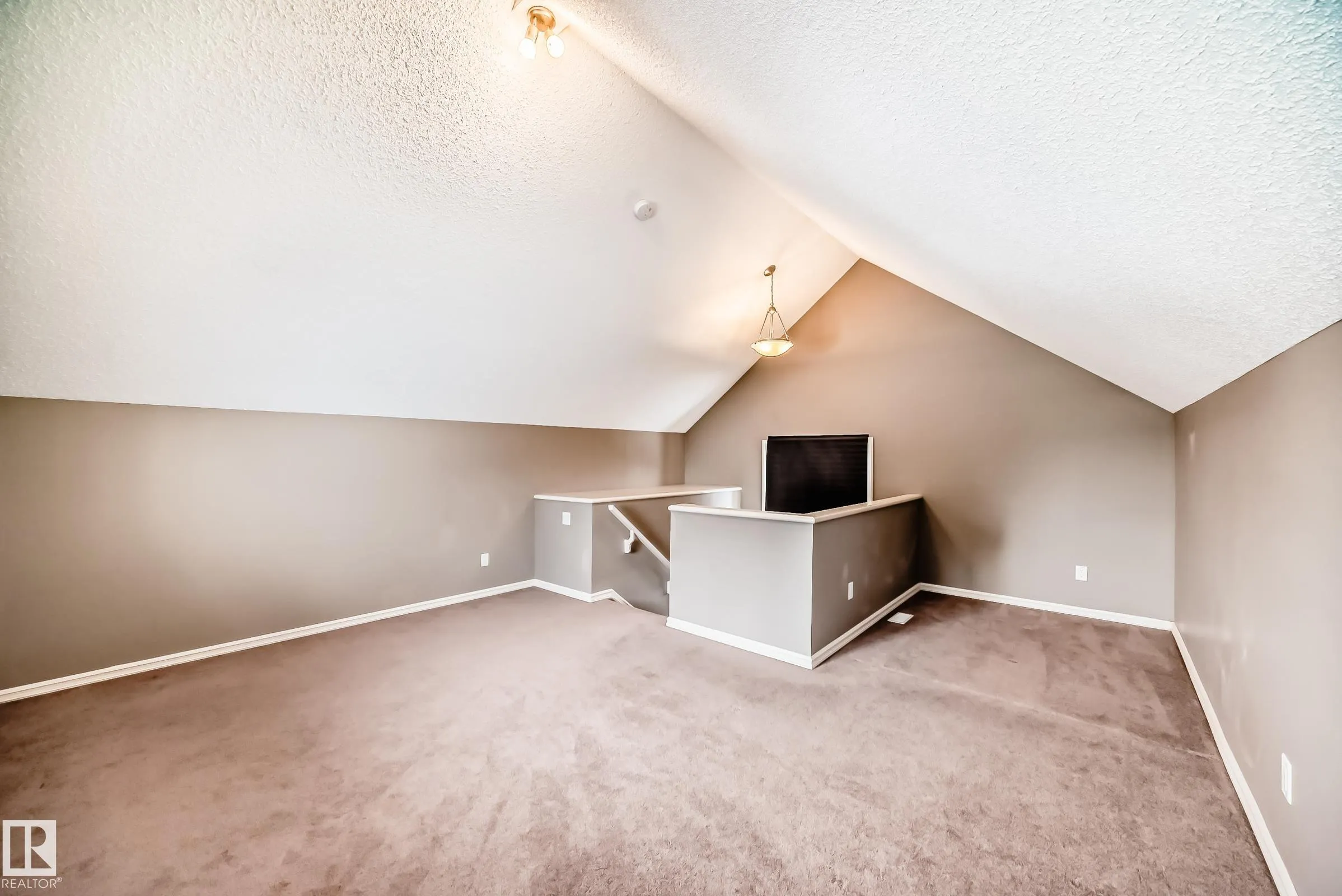 4044 ALEXANDER Way