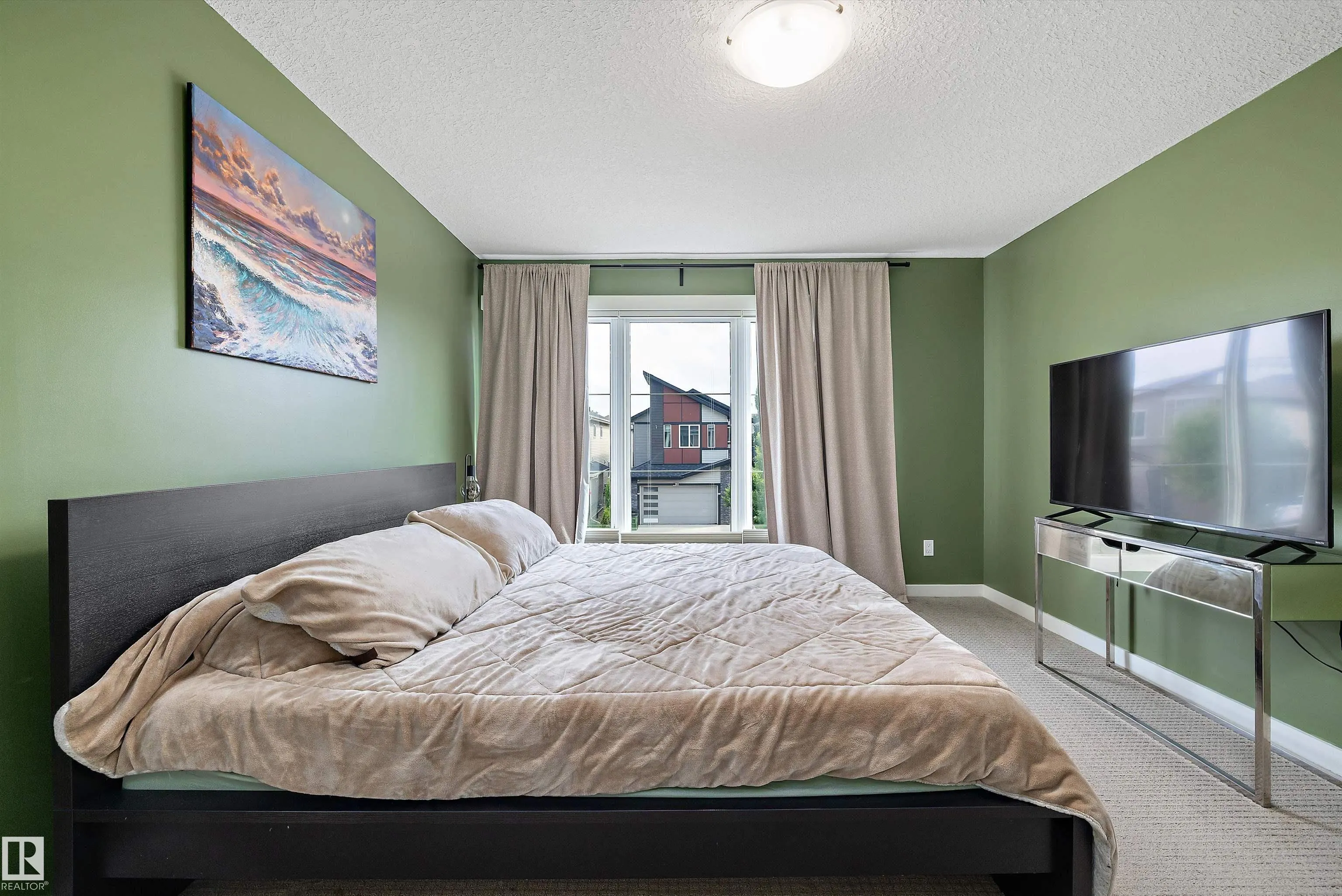 3911 CLAXTON Loop