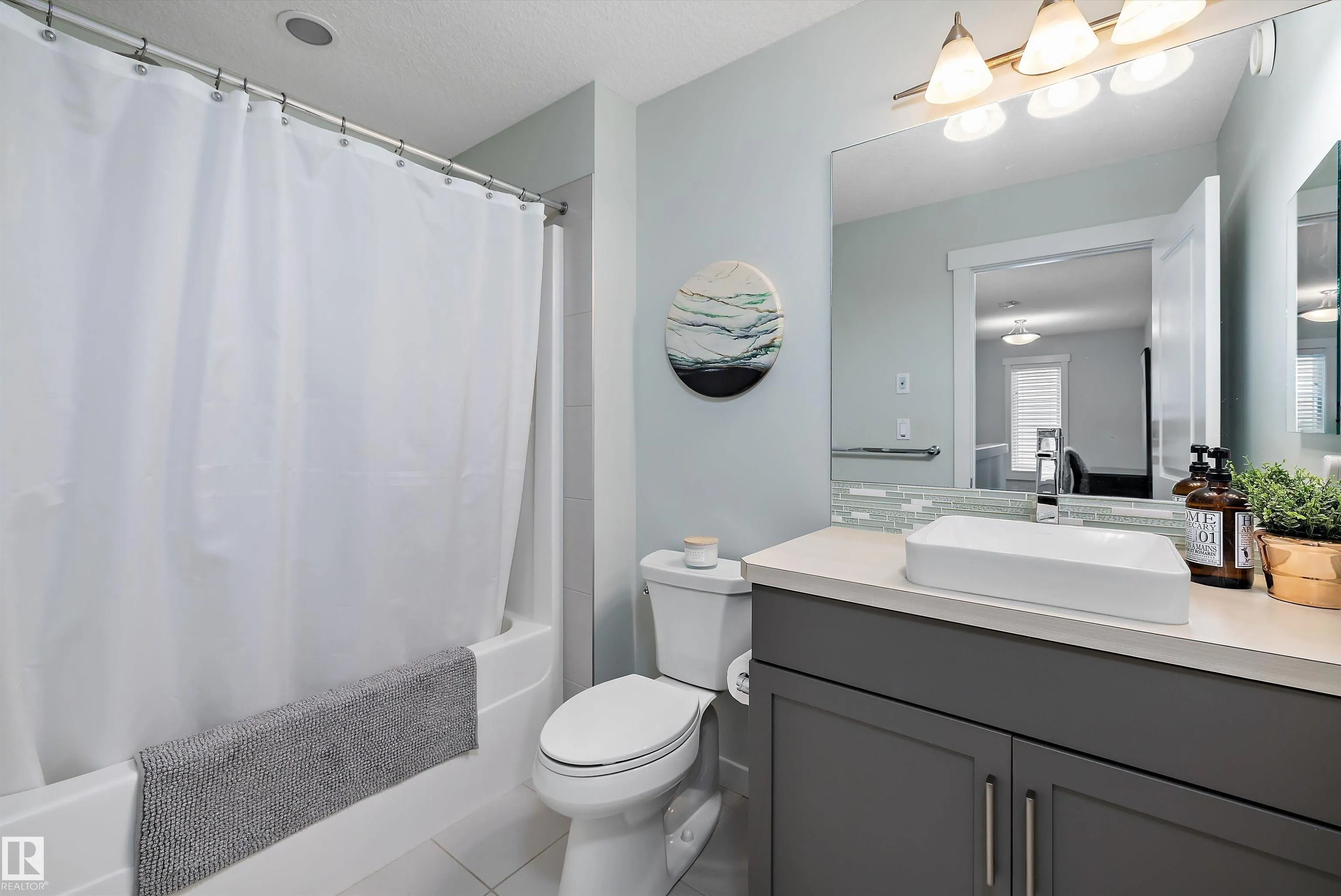 3911 CLAXTON Loop