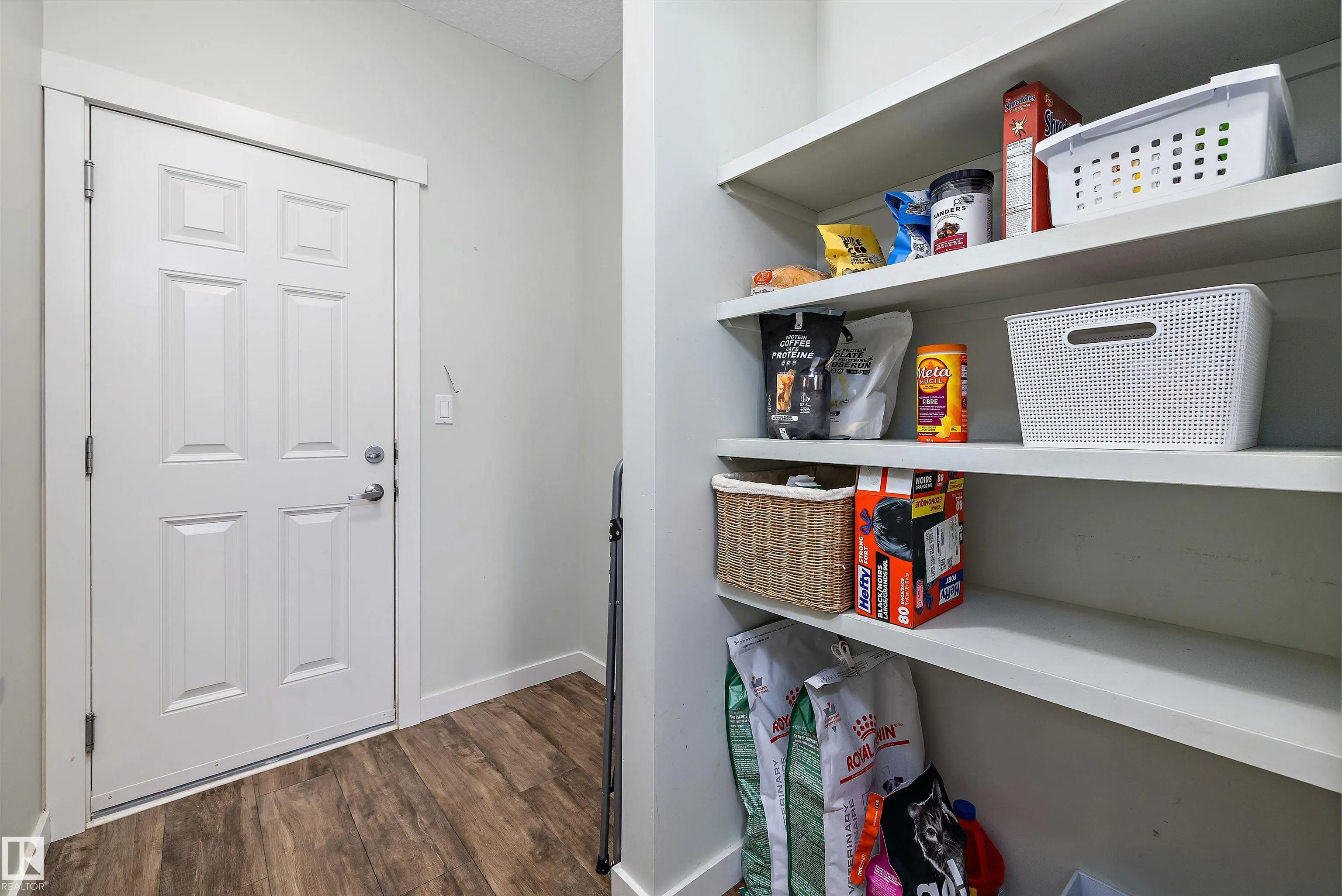 3911 CLAXTON Loop