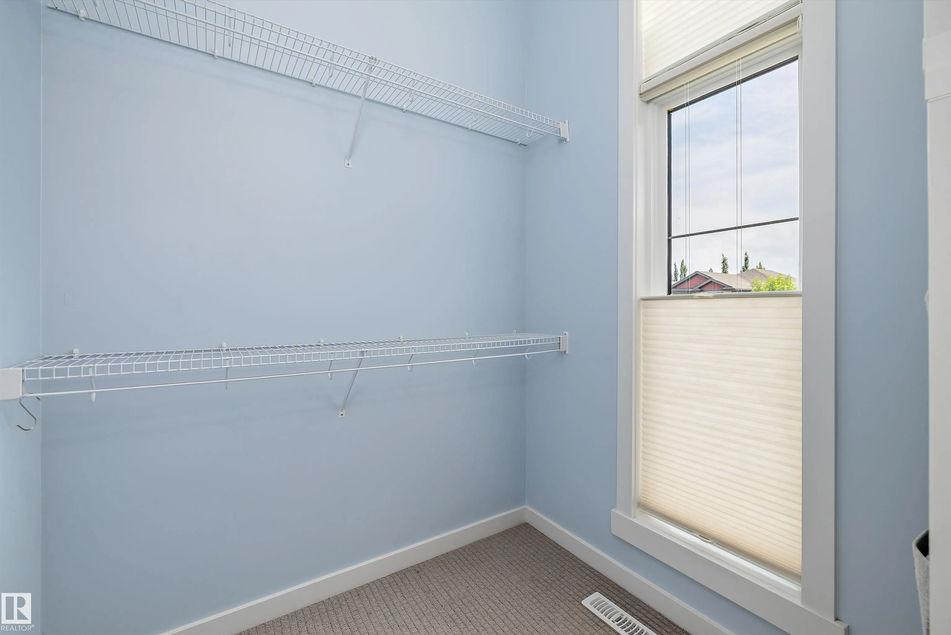 3911 CLAXTON Loop