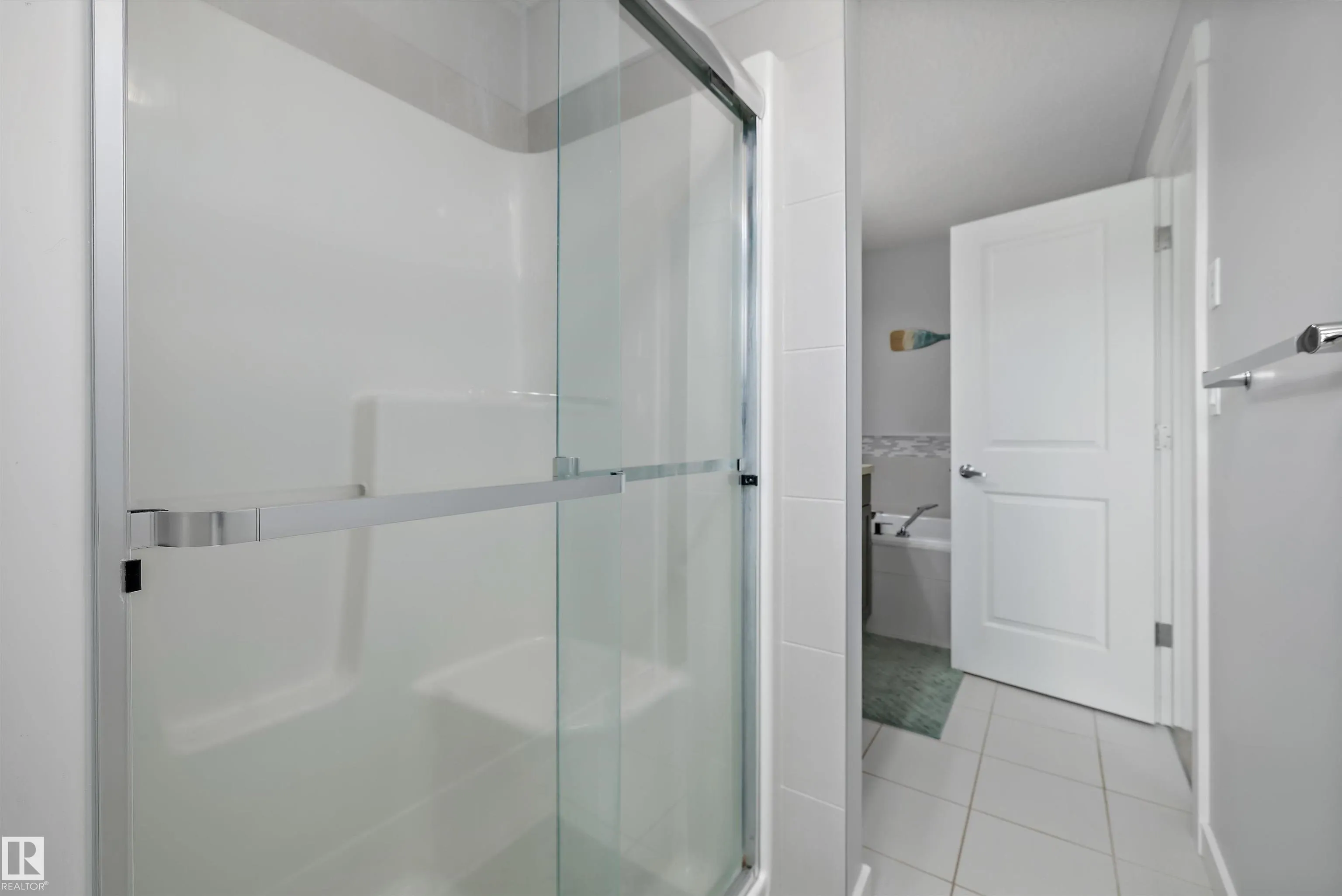 3911 CLAXTON Loop