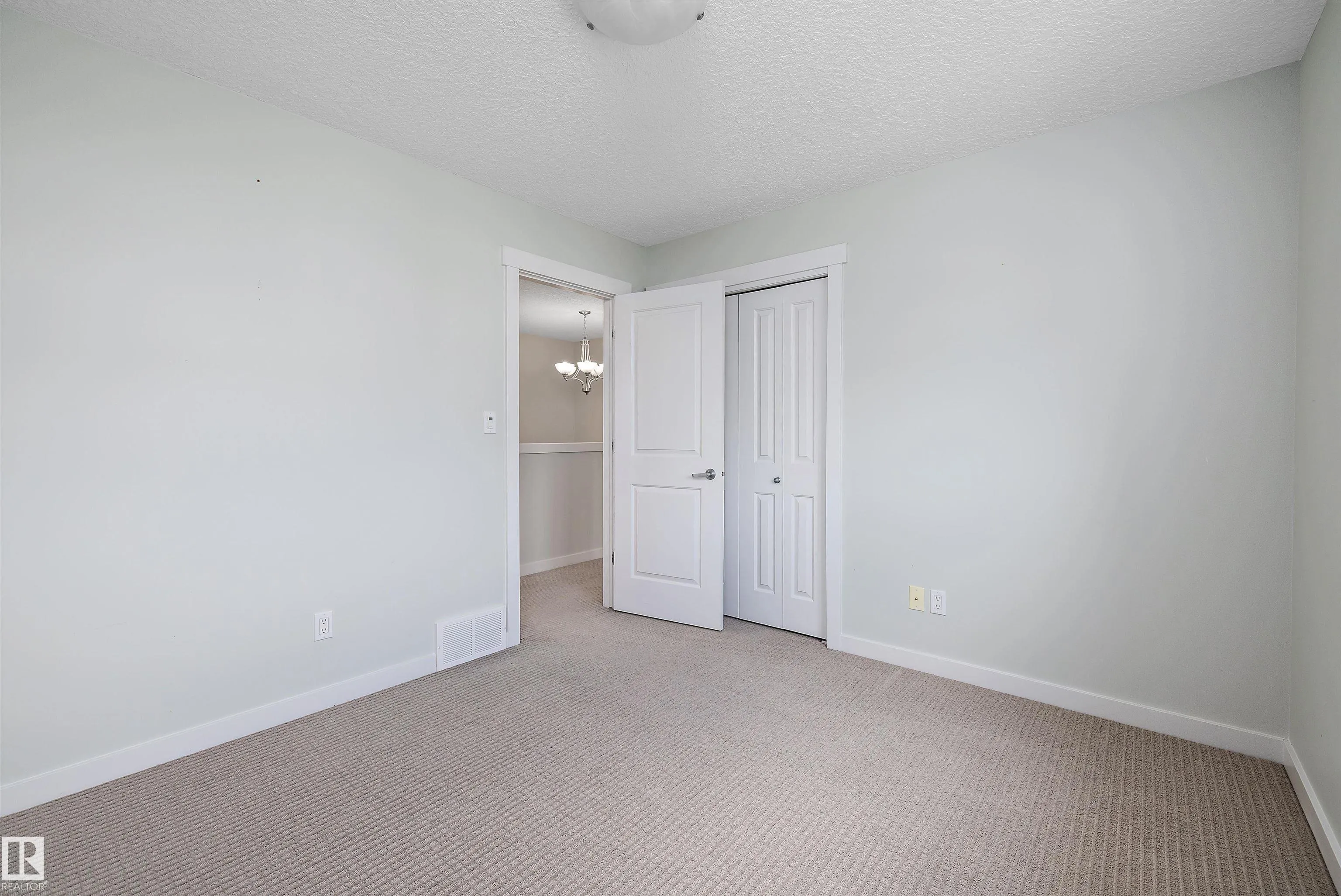3911 CLAXTON Loop