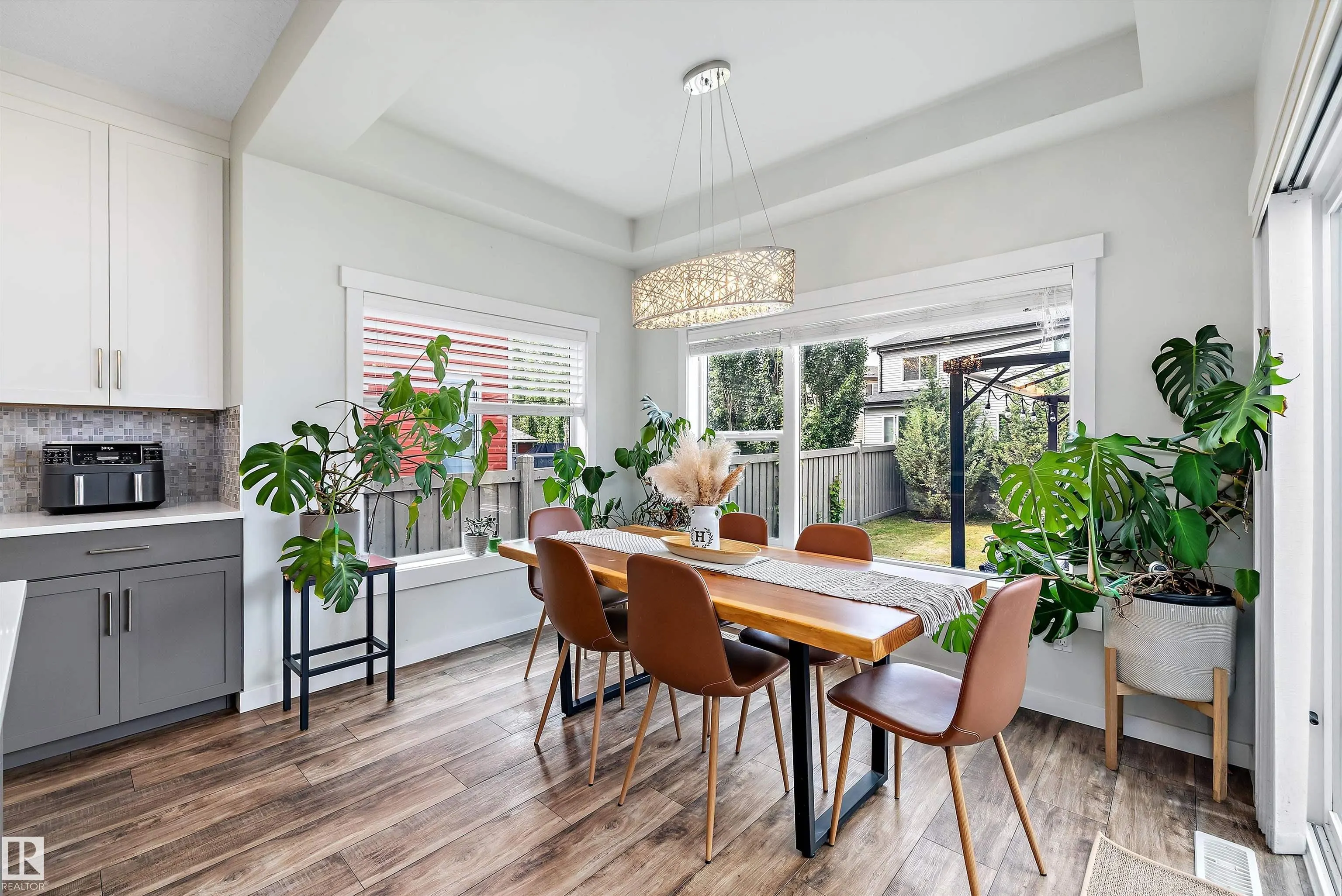 3911 CLAXTON Loop