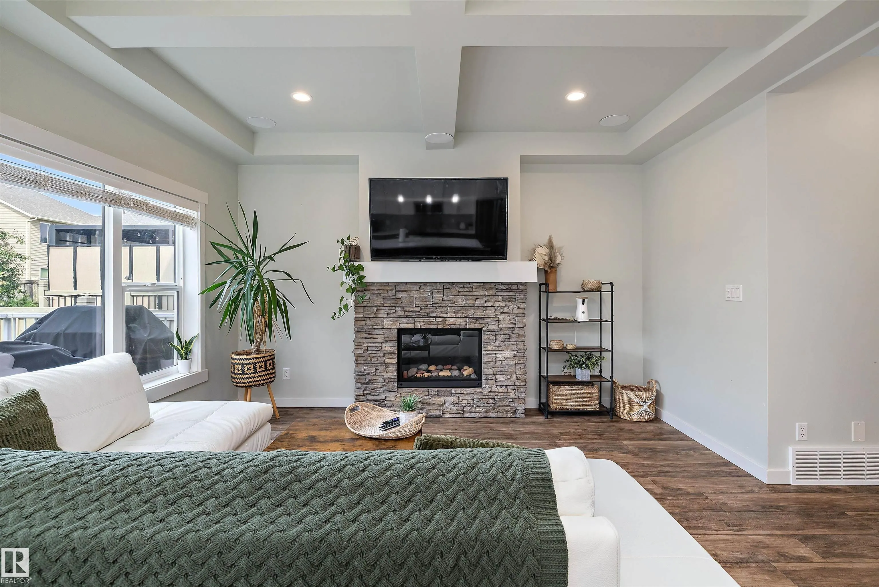 3911 CLAXTON Loop