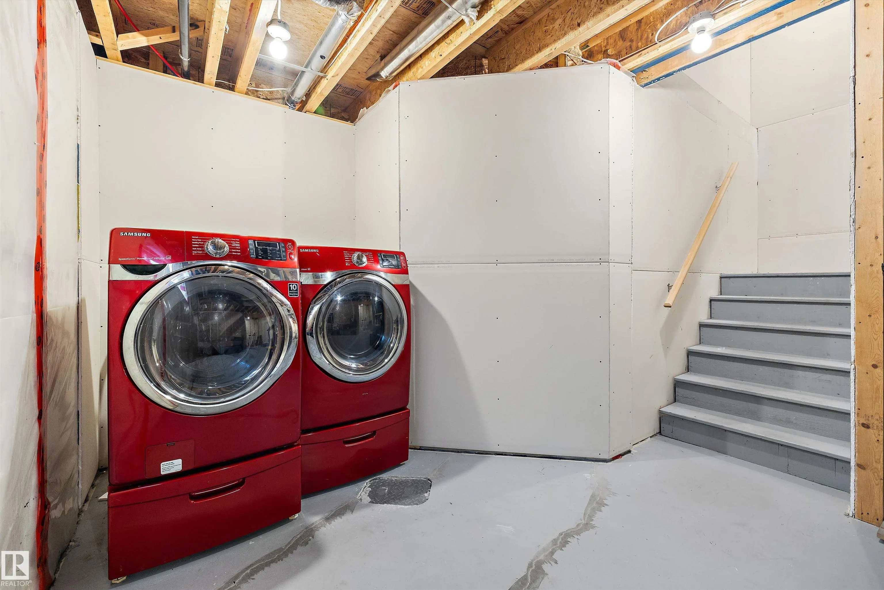 3911 CLAXTON Loop