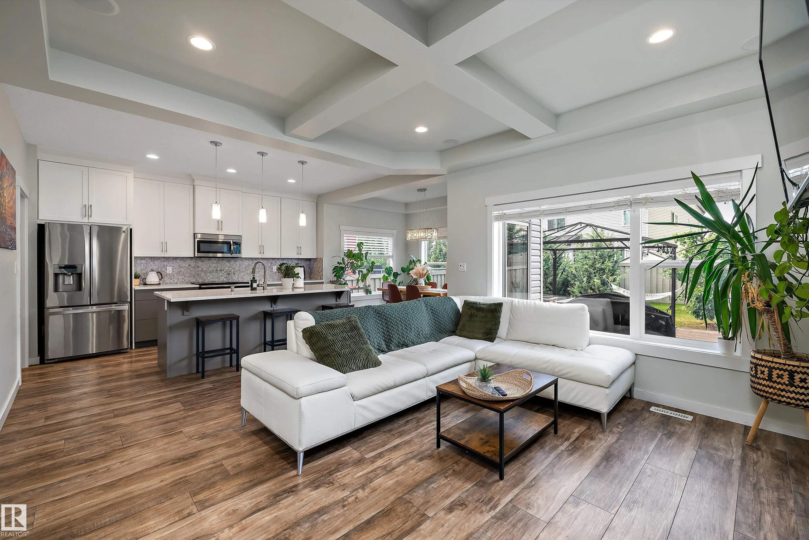 3911 CLAXTON Loop