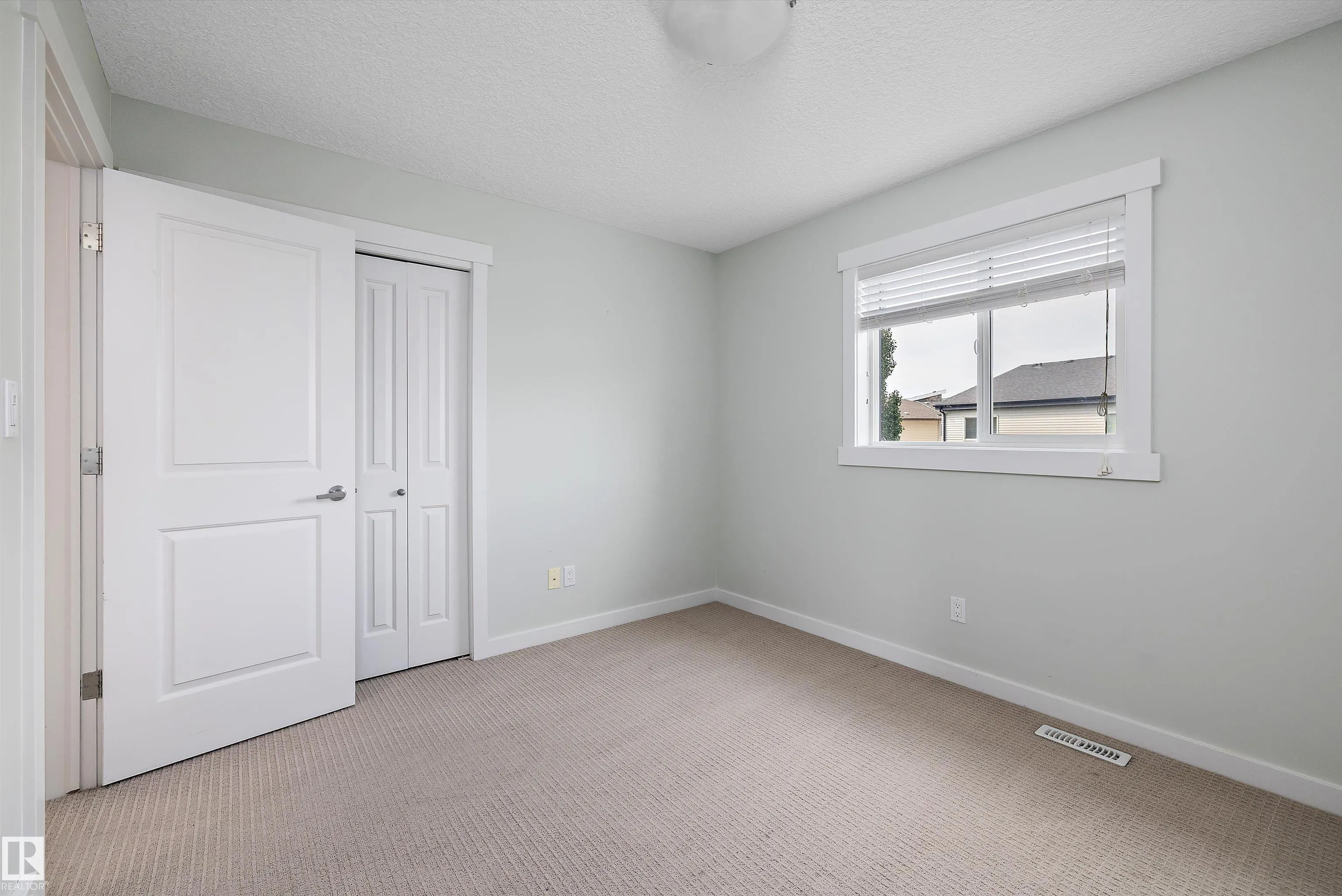 3911 CLAXTON Loop