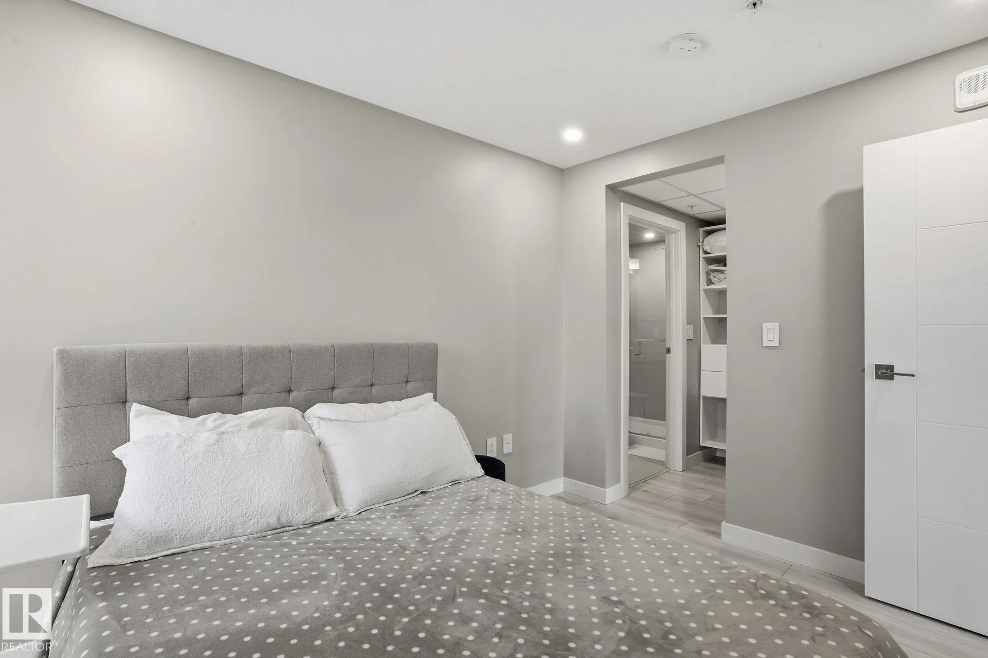 10180 103 Street