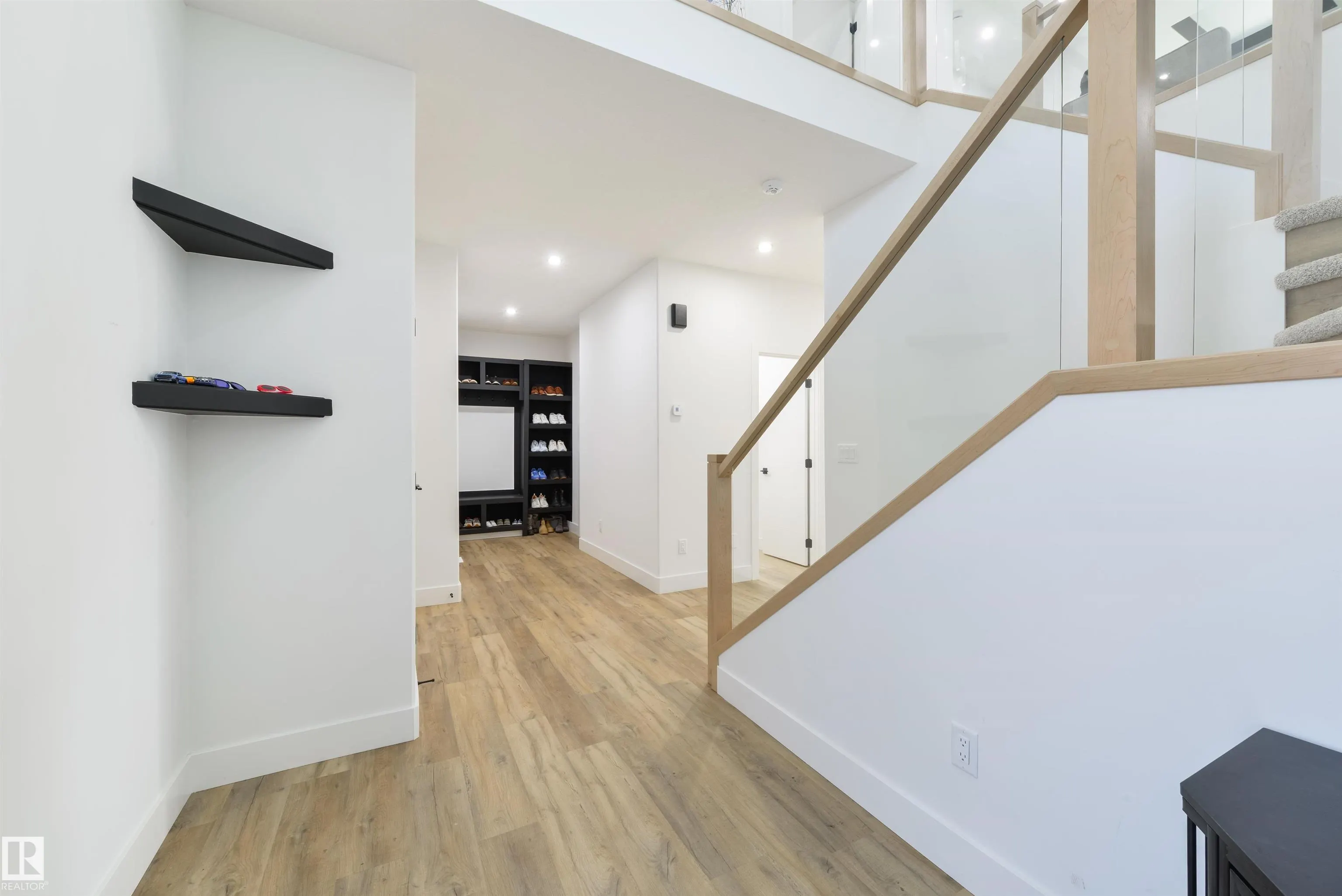 1758 WESTERRA Loop