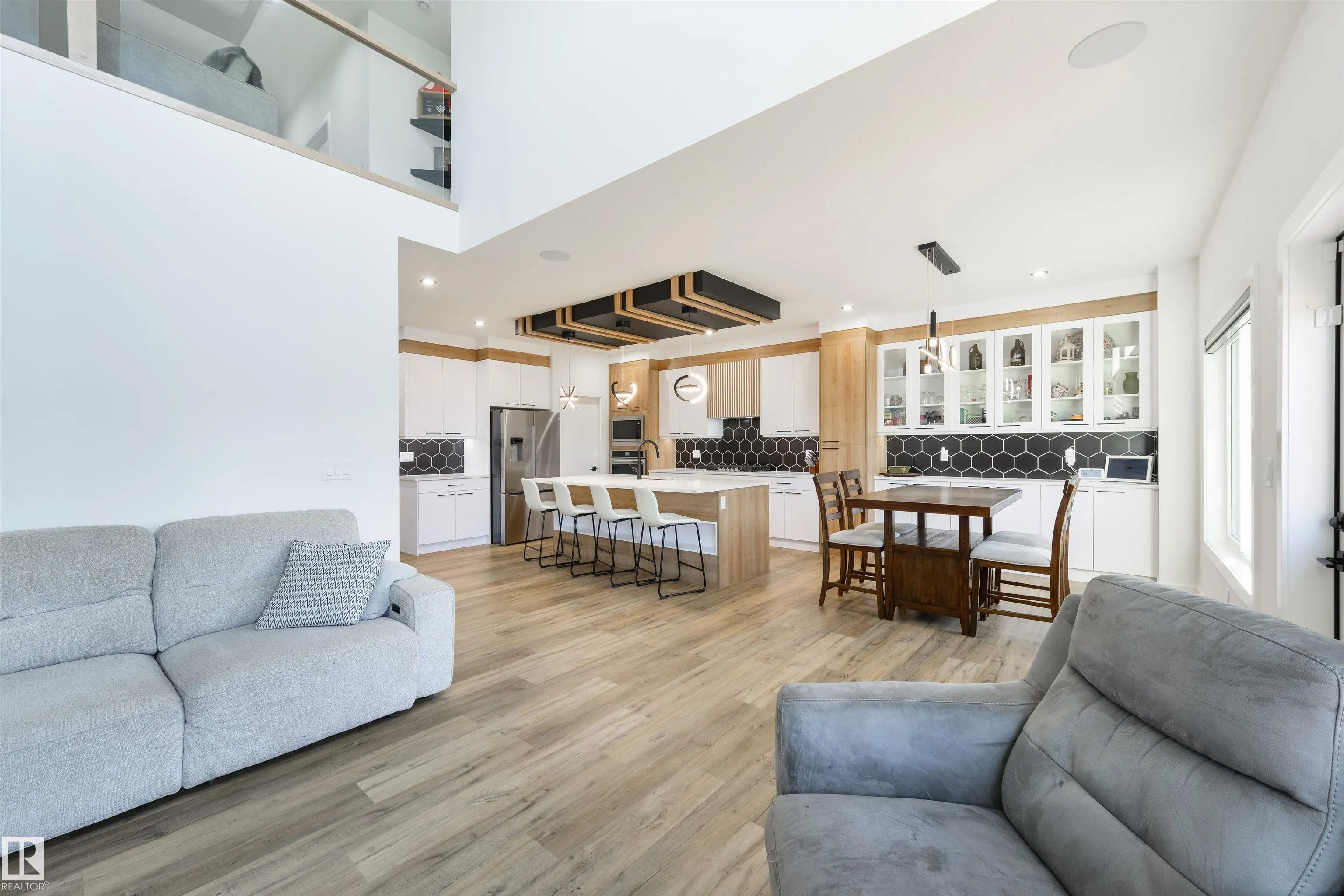 1758 WESTERRA Loop