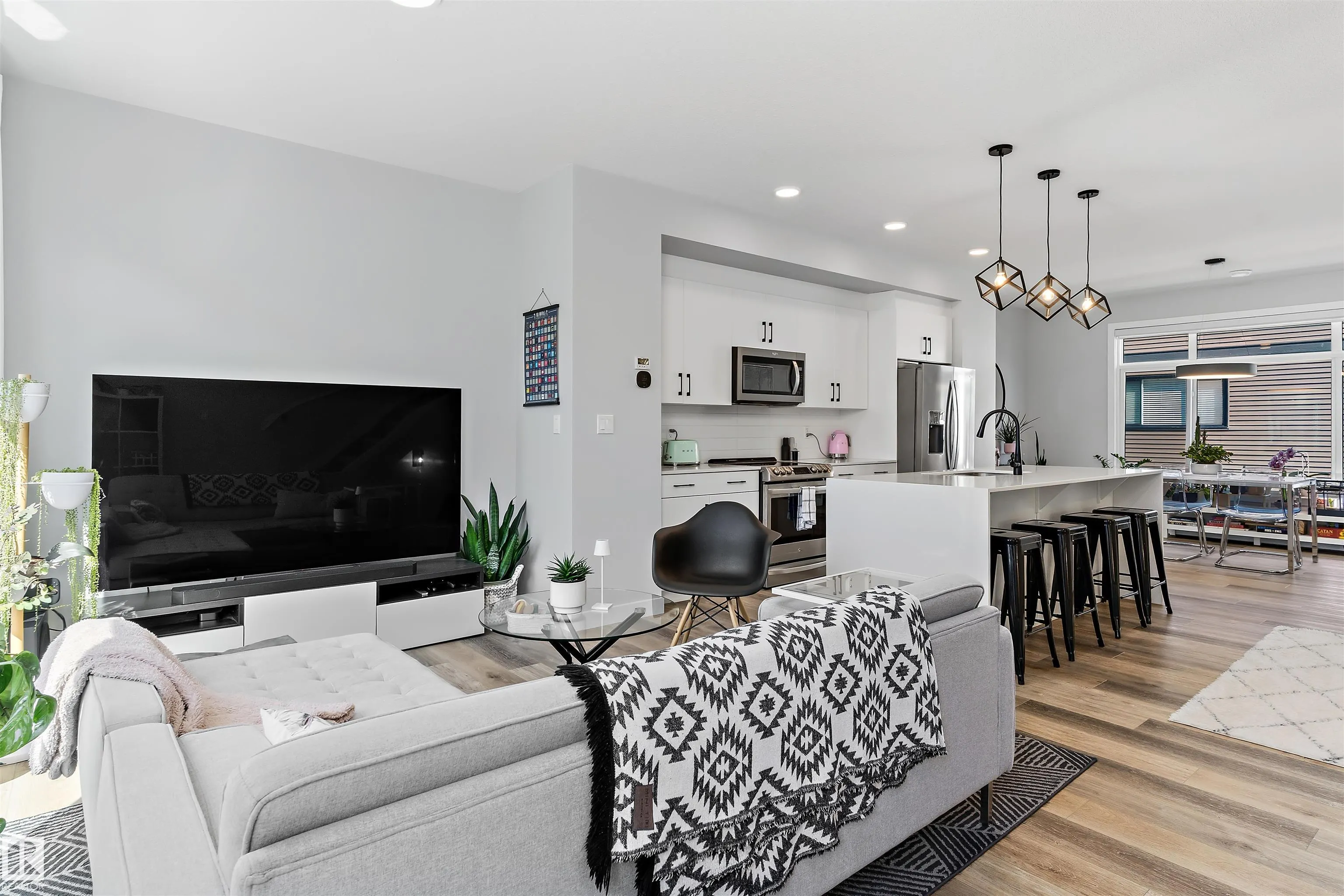 50 EBONY Boulevard