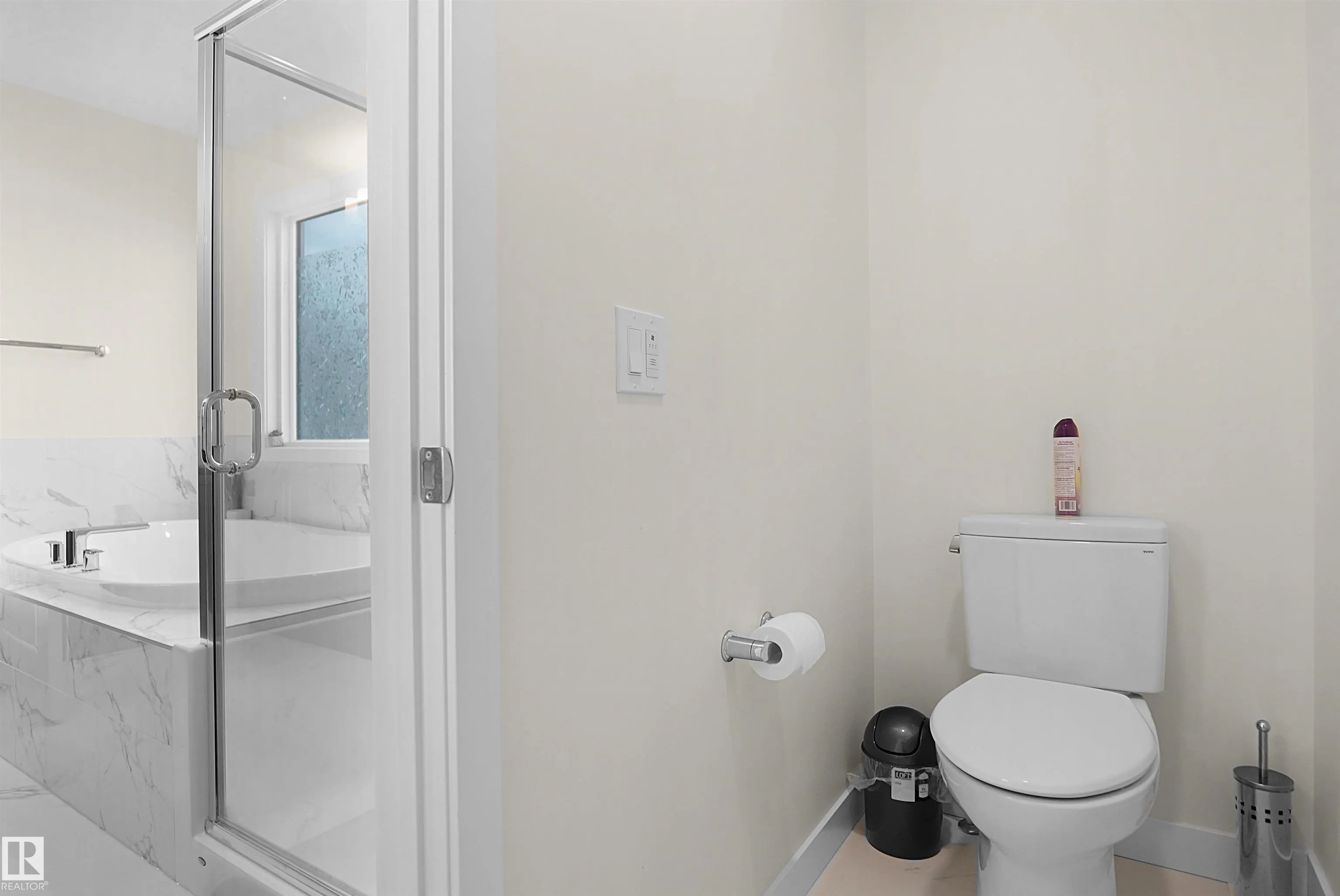 196 EDGEWATER Circle