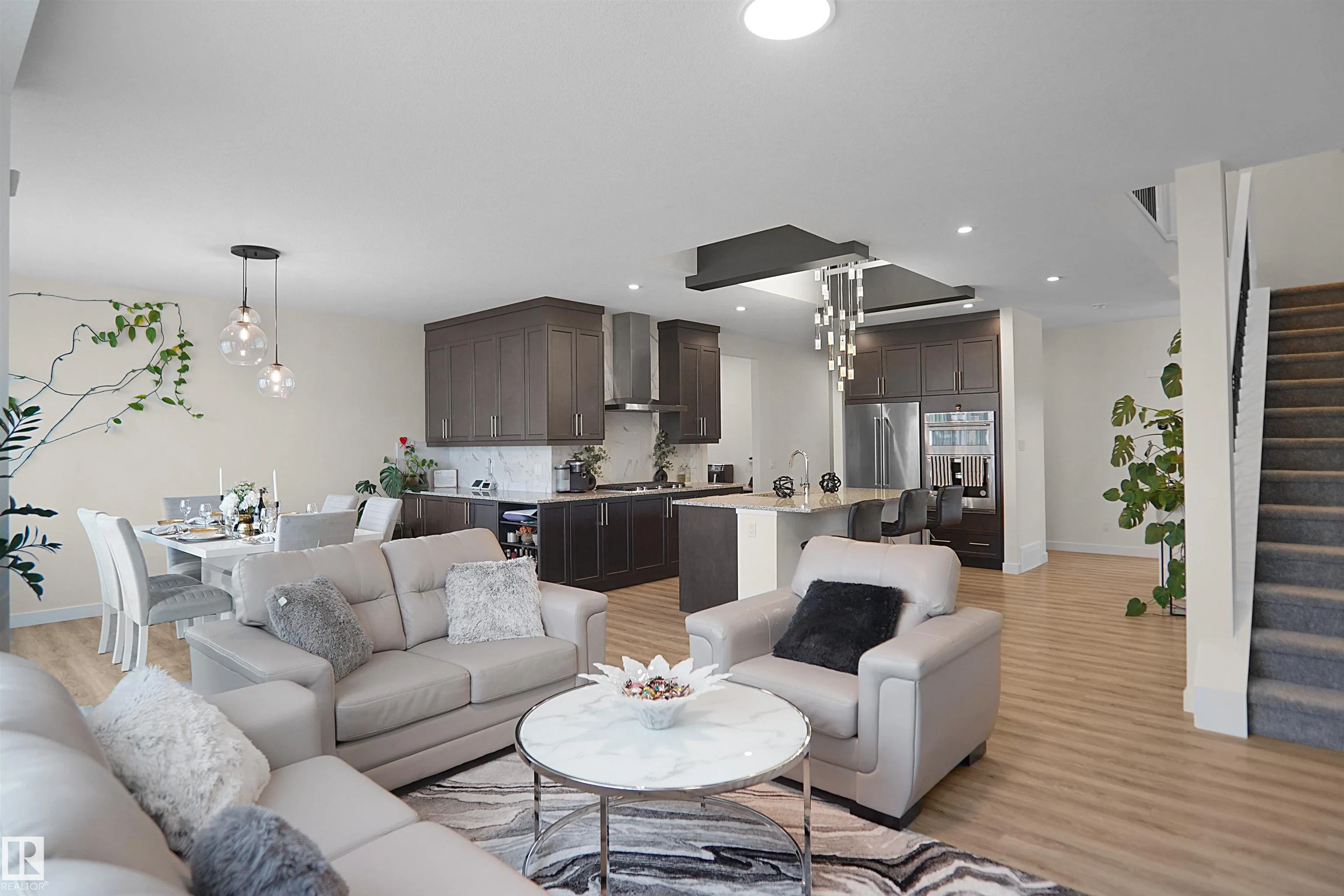 196 EDGEWATER Circle