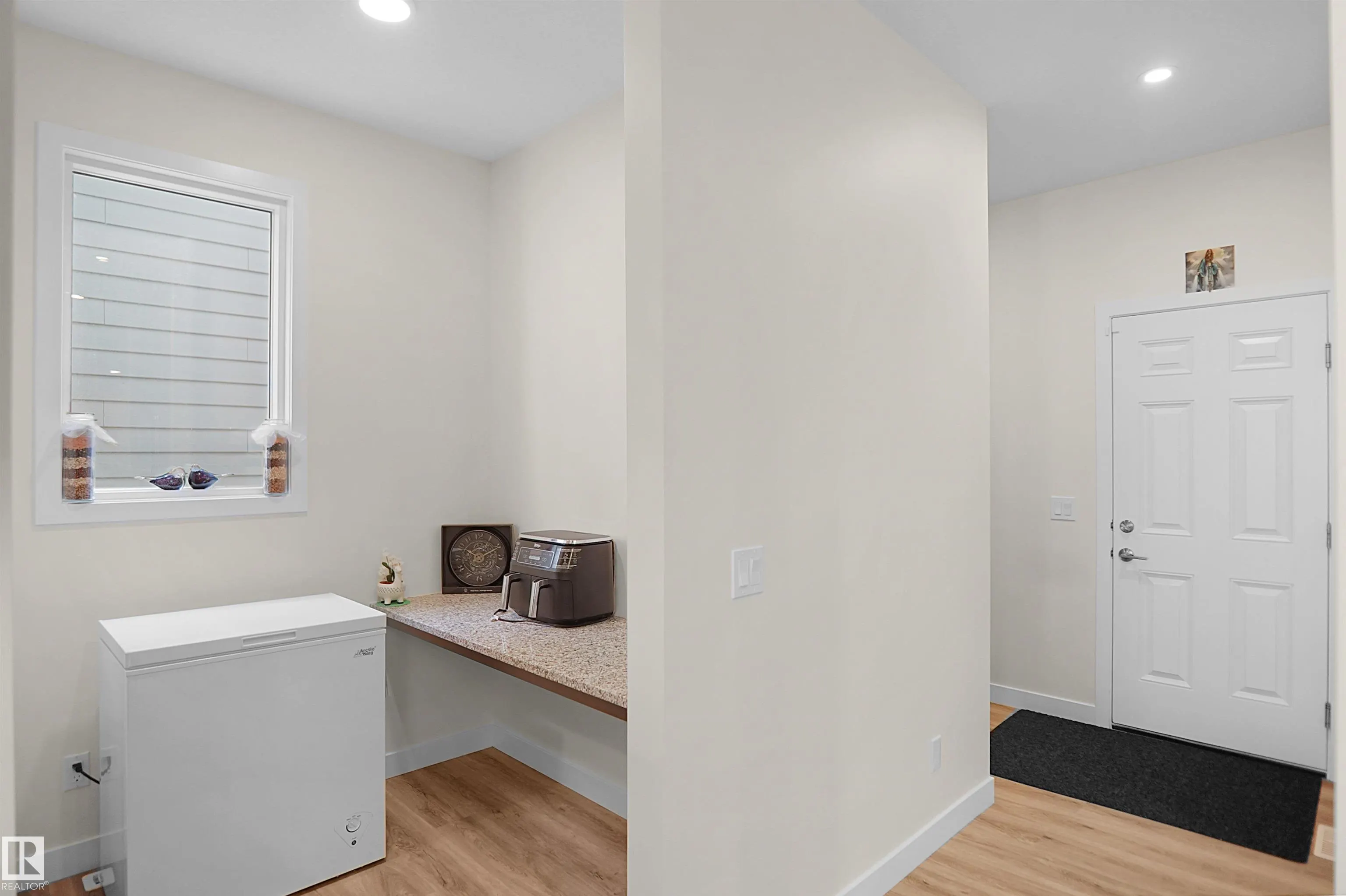 196 EDGEWATER Circle