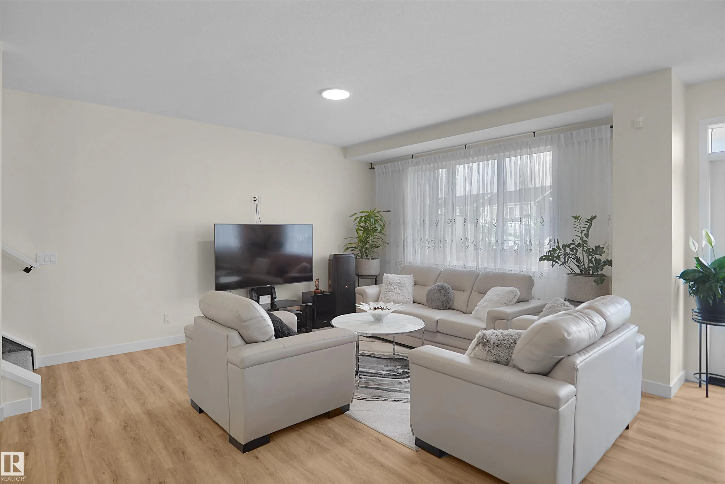 196 EDGEWATER Circle
