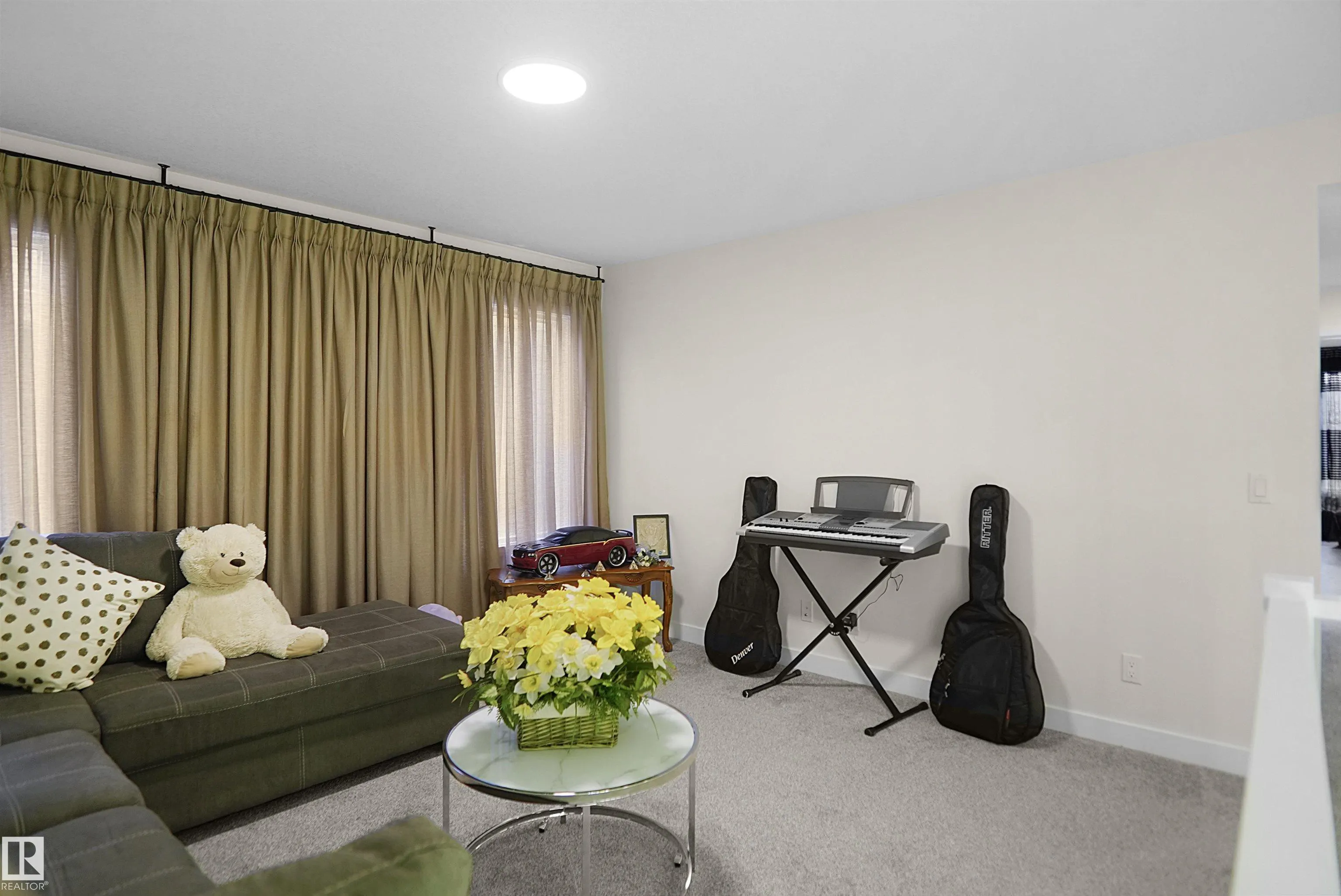 196 EDGEWATER Circle