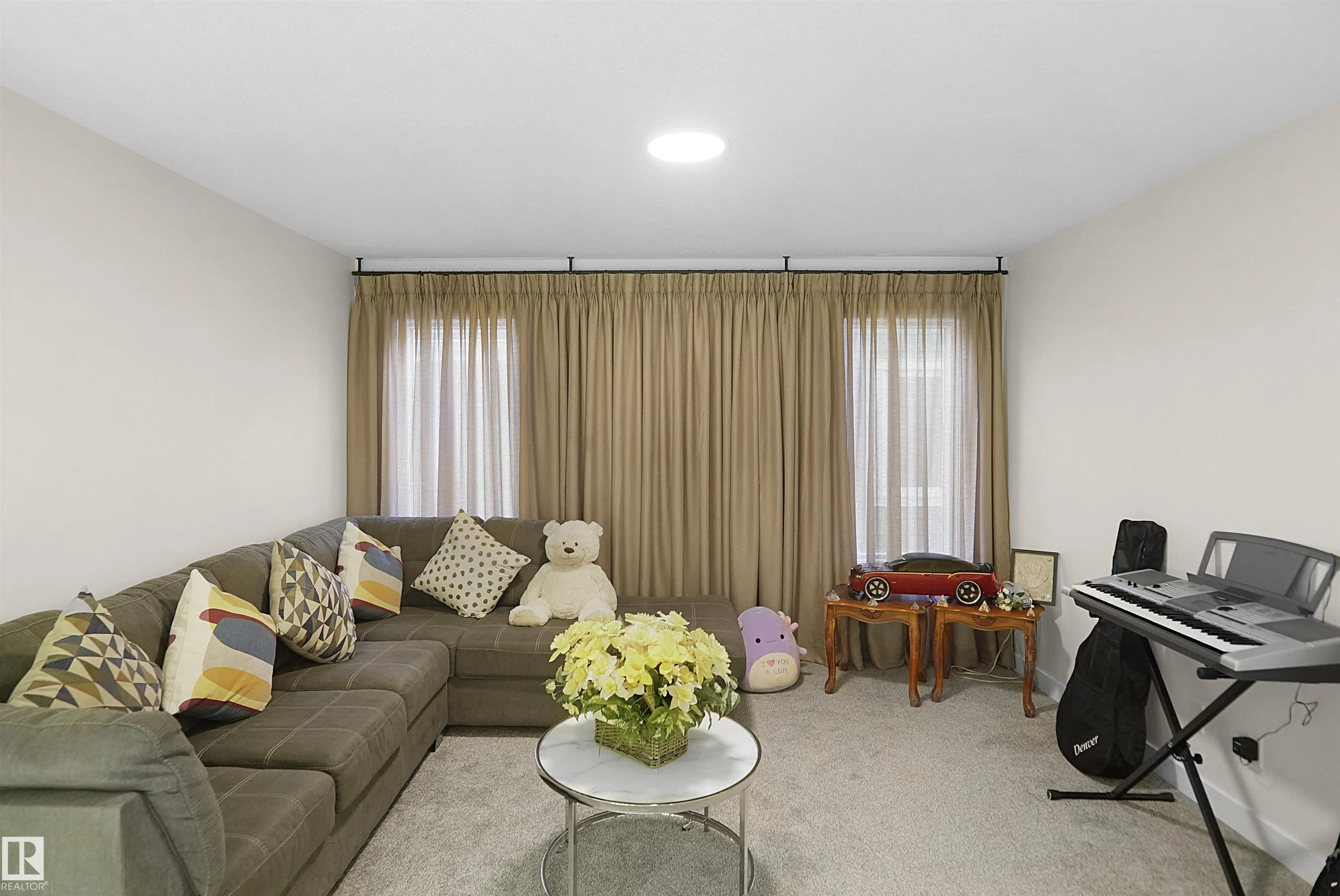 196 EDGEWATER Circle