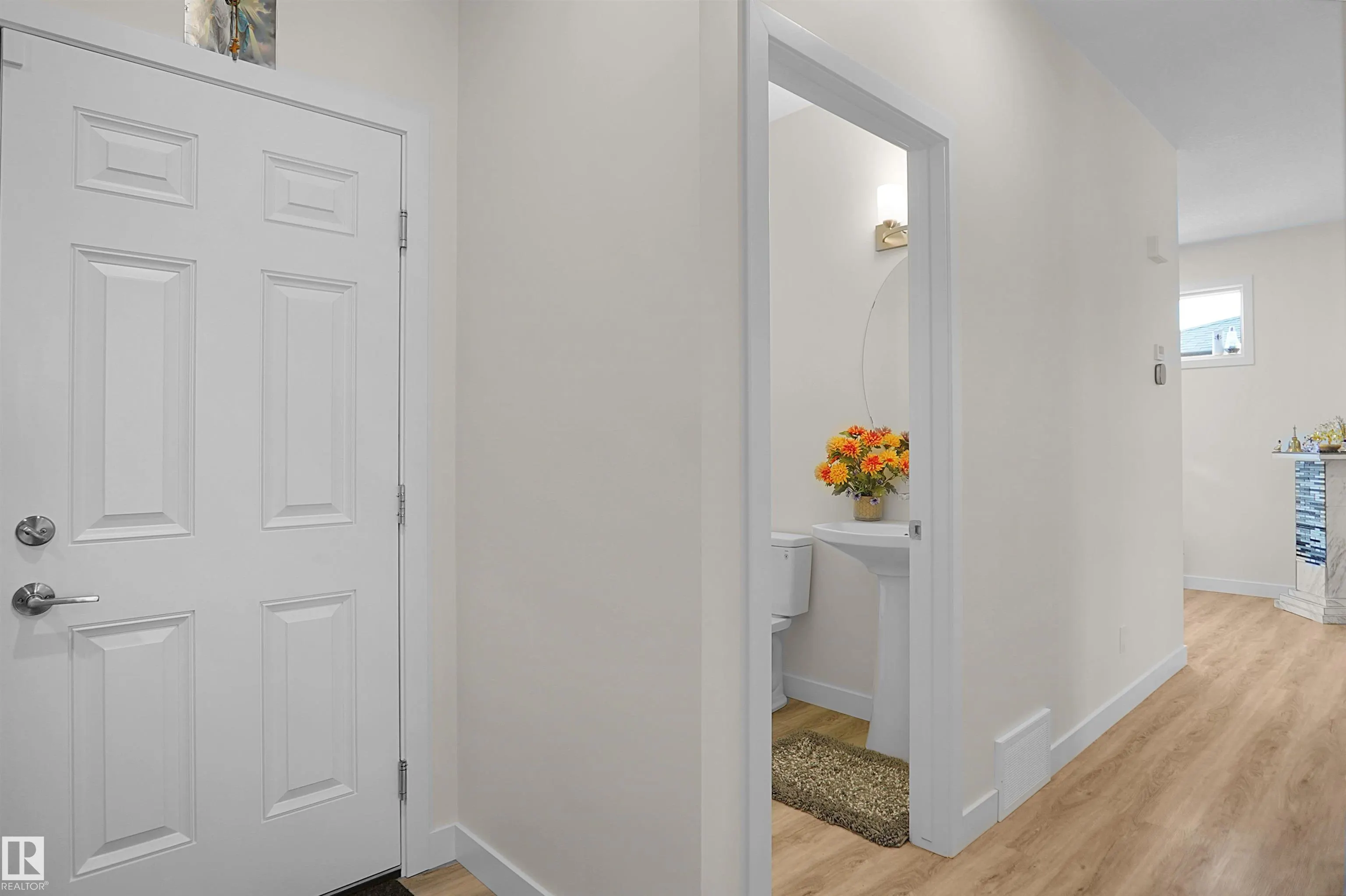 196 EDGEWATER Circle