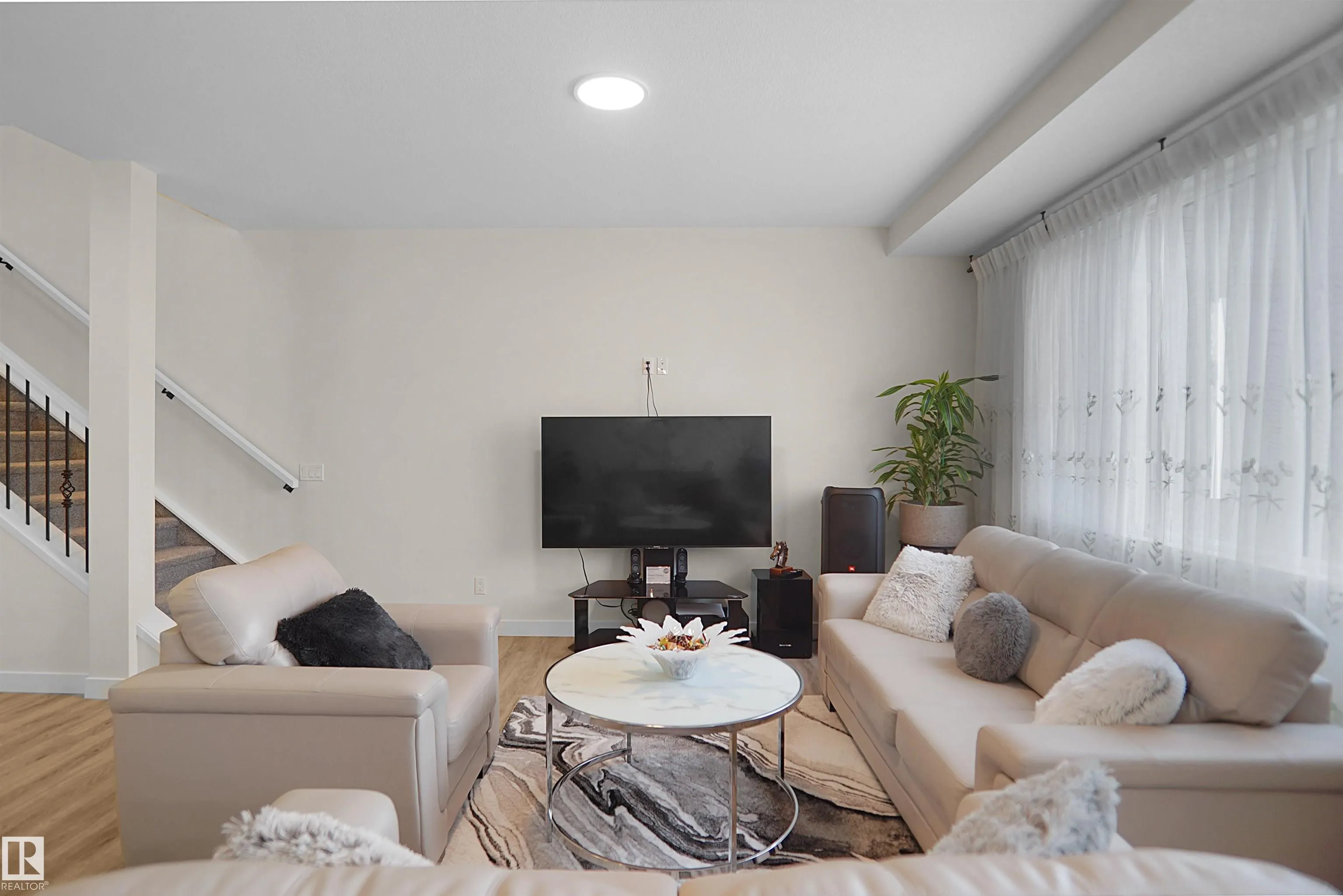 196 EDGEWATER Circle