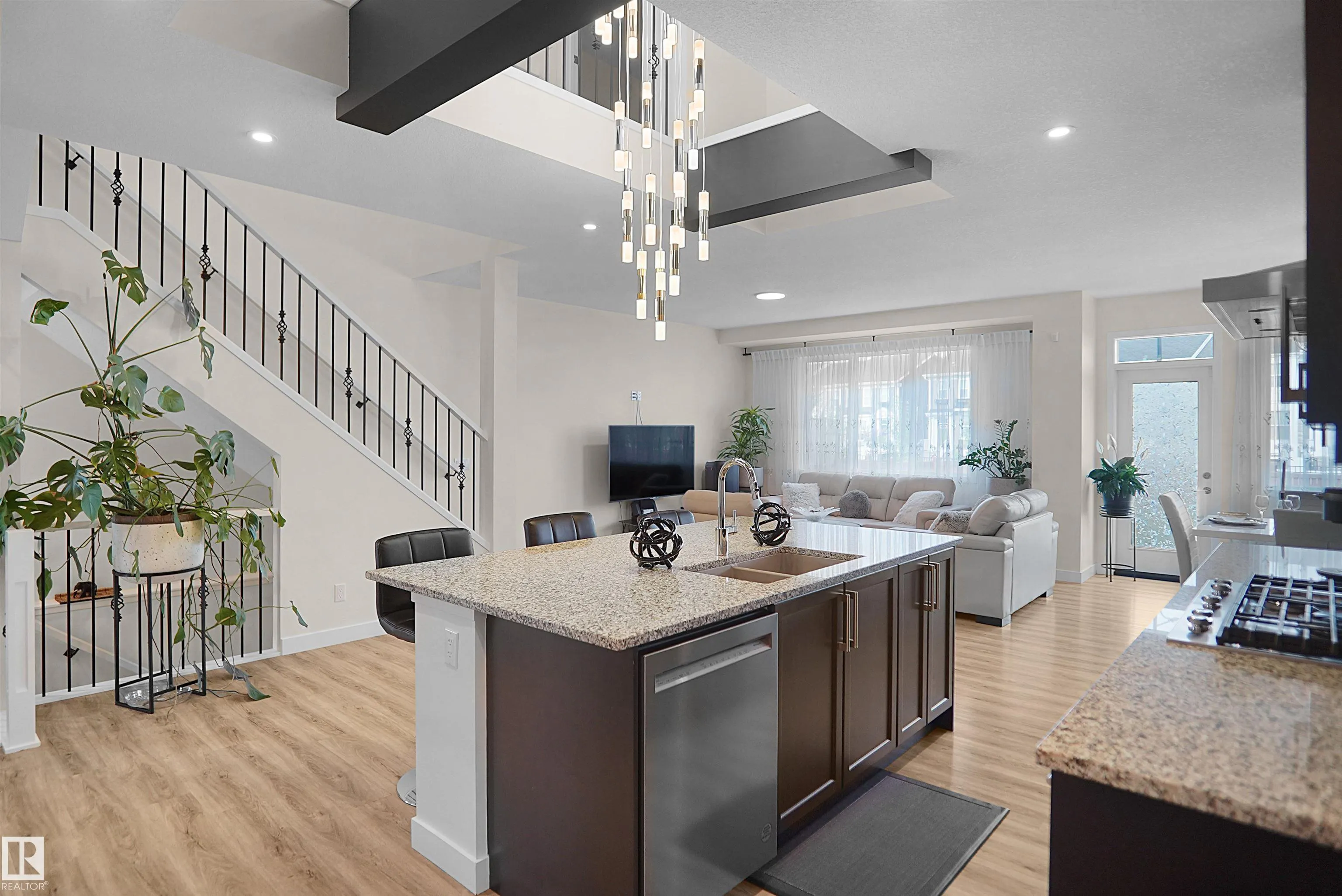 196 EDGEWATER Circle