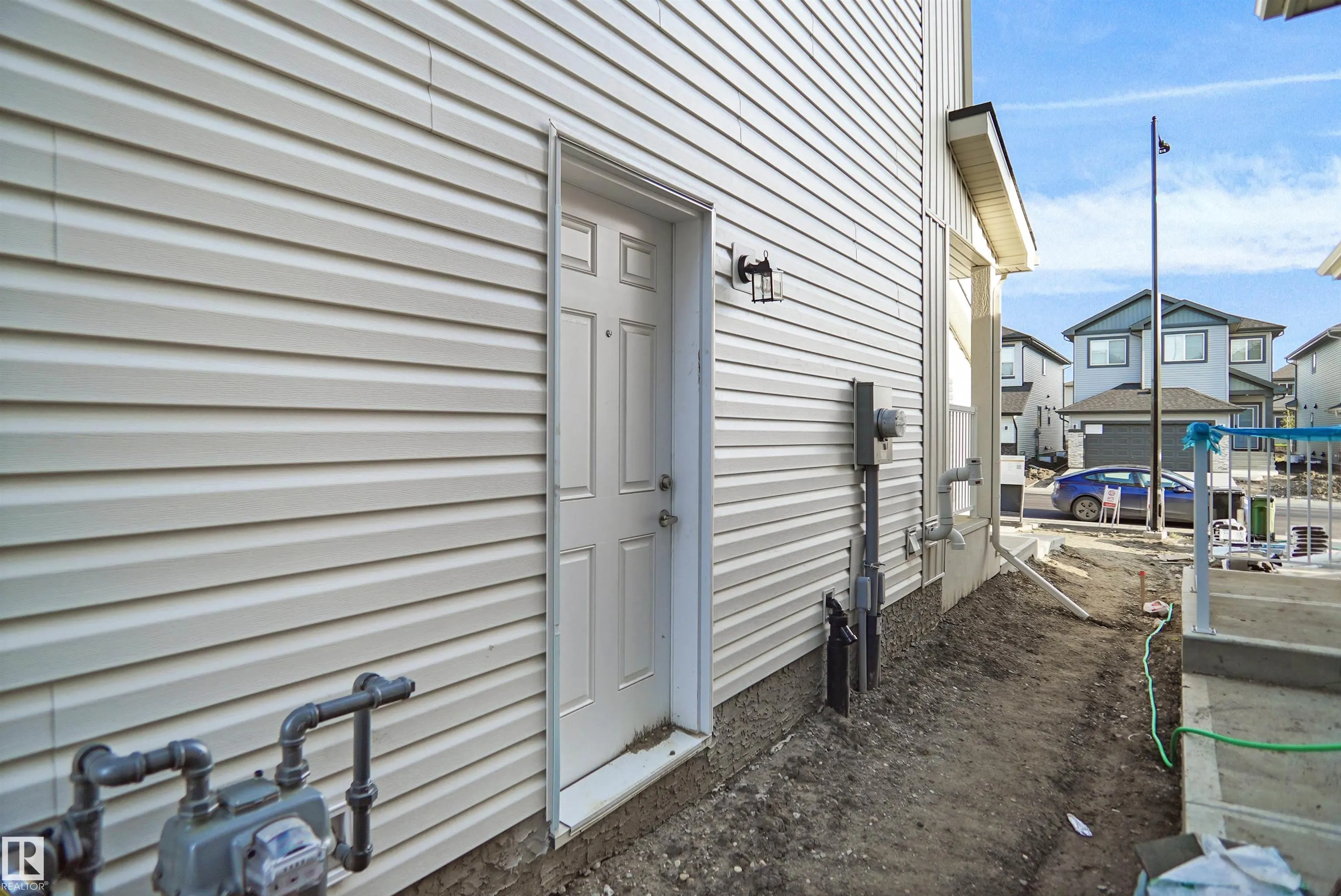 1719 8 Street
