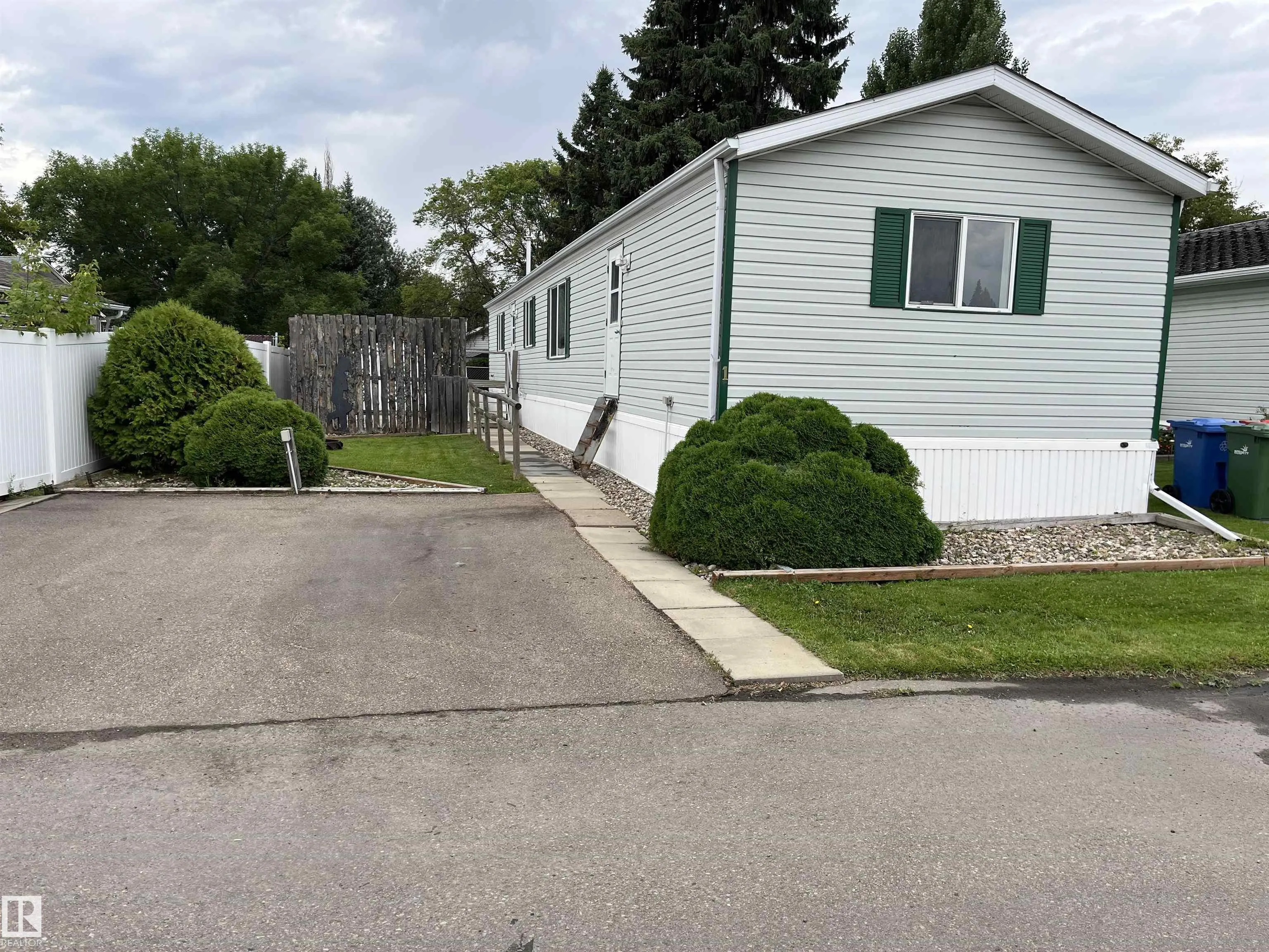 1 Willow Park Estates