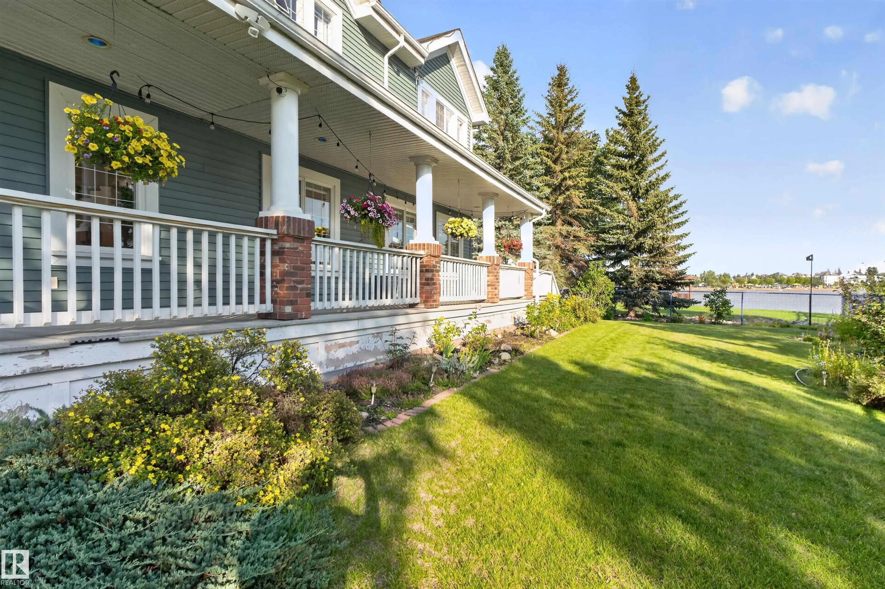 1251 SUMMERSIDE Drive