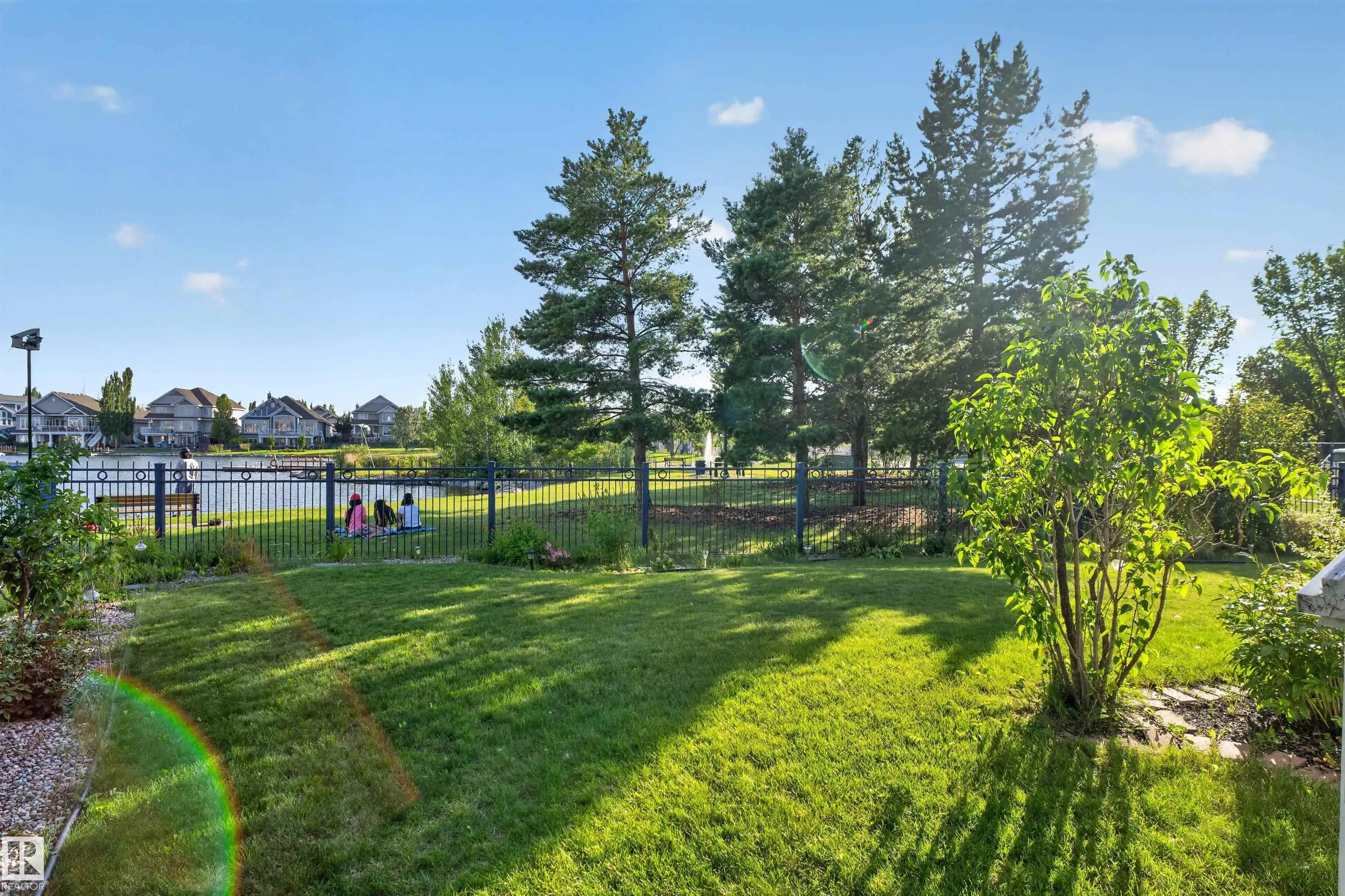 1251 SUMMERSIDE Drive