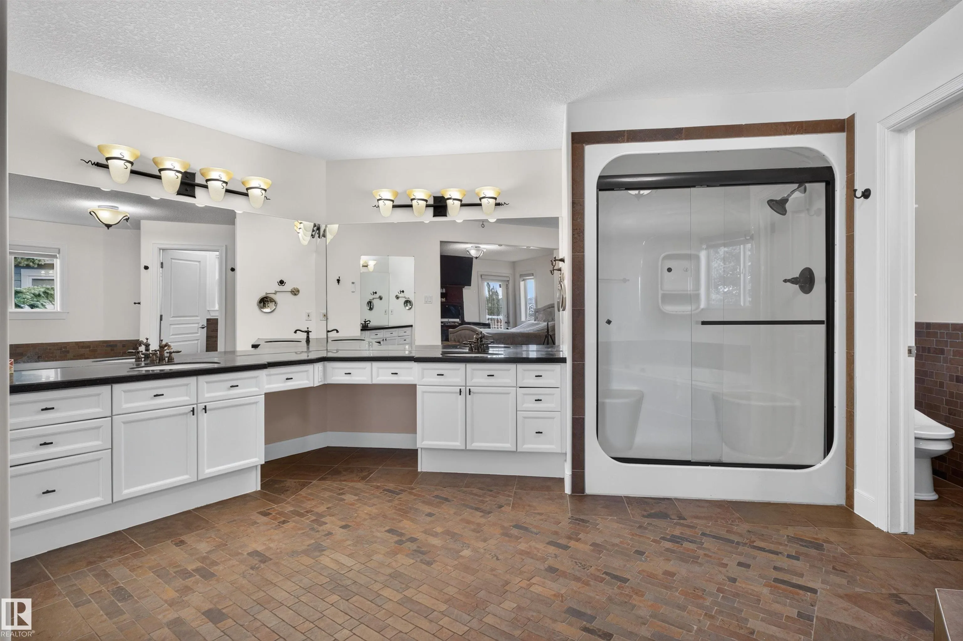 1251 SUMMERSIDE Drive