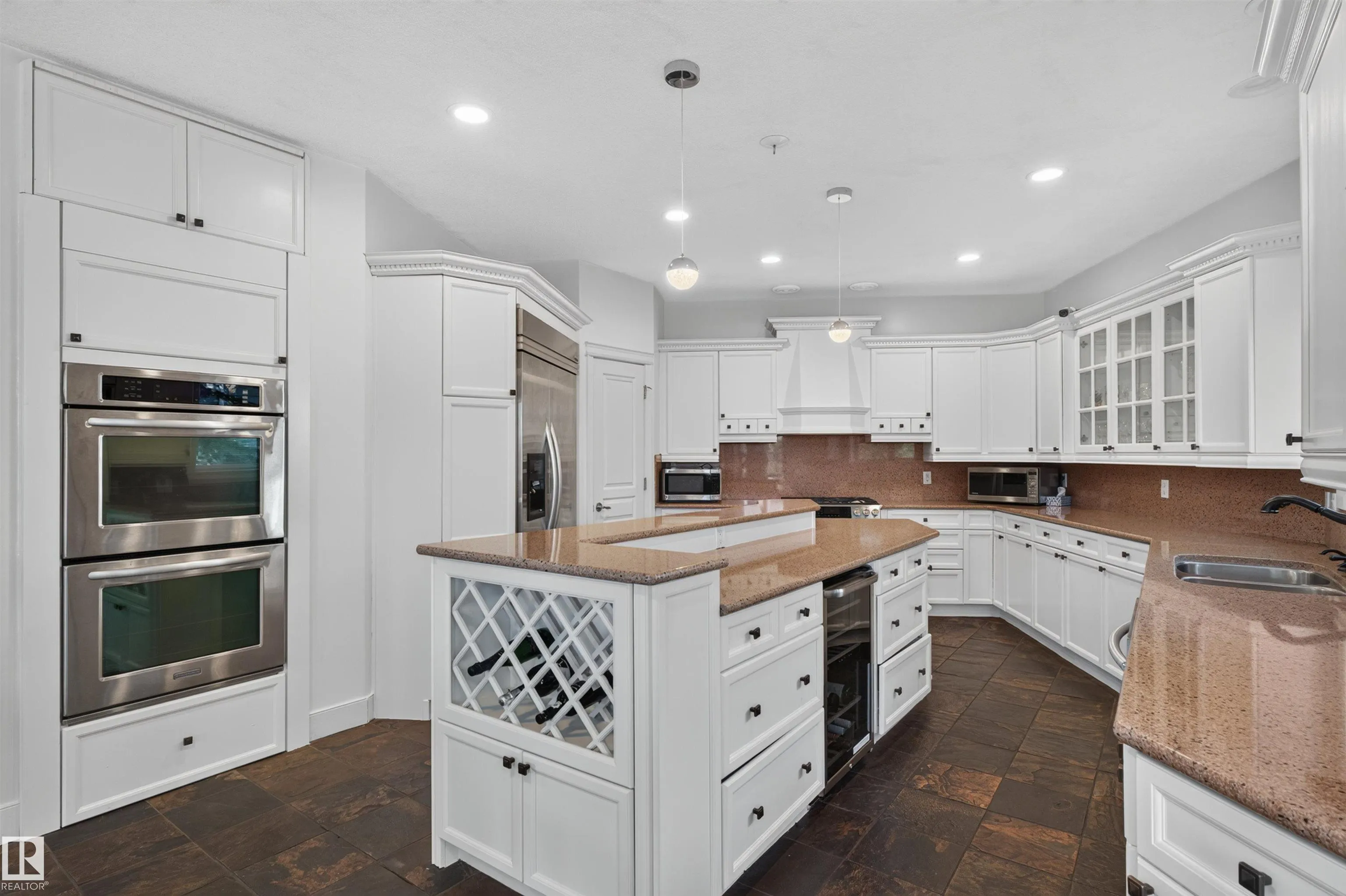 1251 SUMMERSIDE Drive