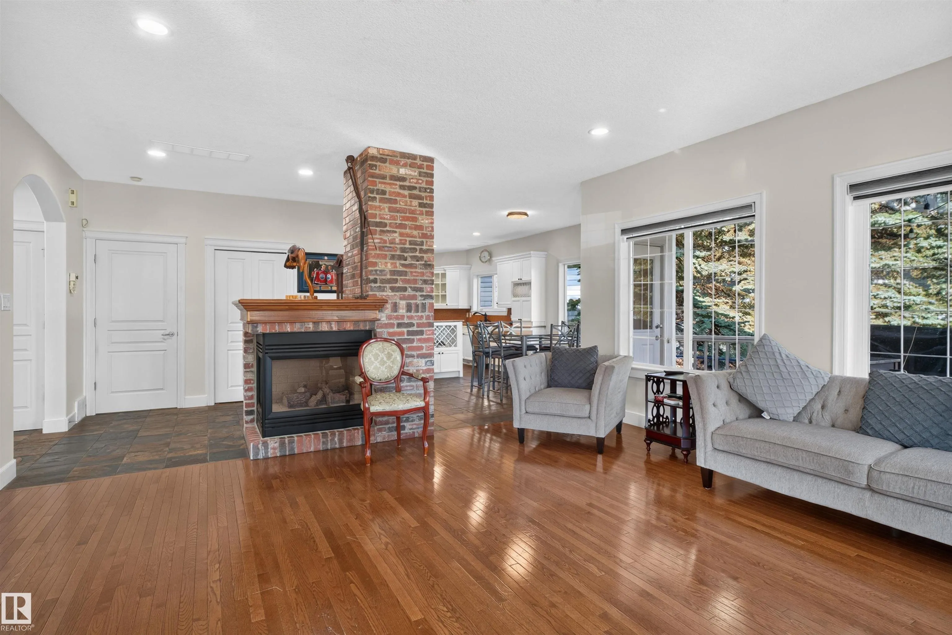 1251 SUMMERSIDE Drive