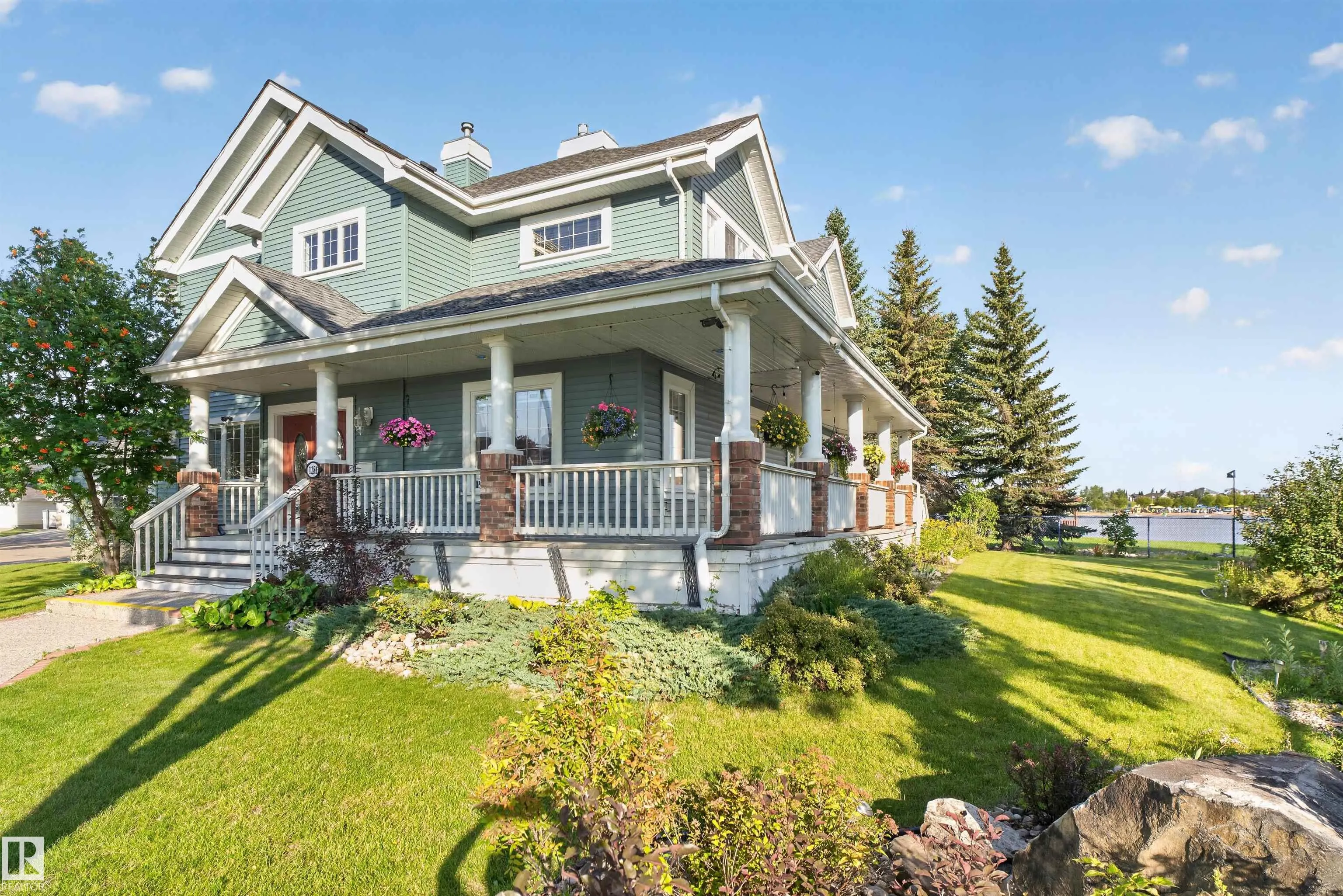 1251 SUMMERSIDE Drive
